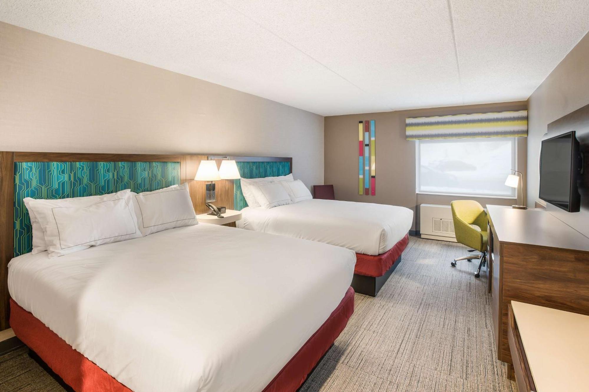 Queen Room Two Queen Beds Water View
