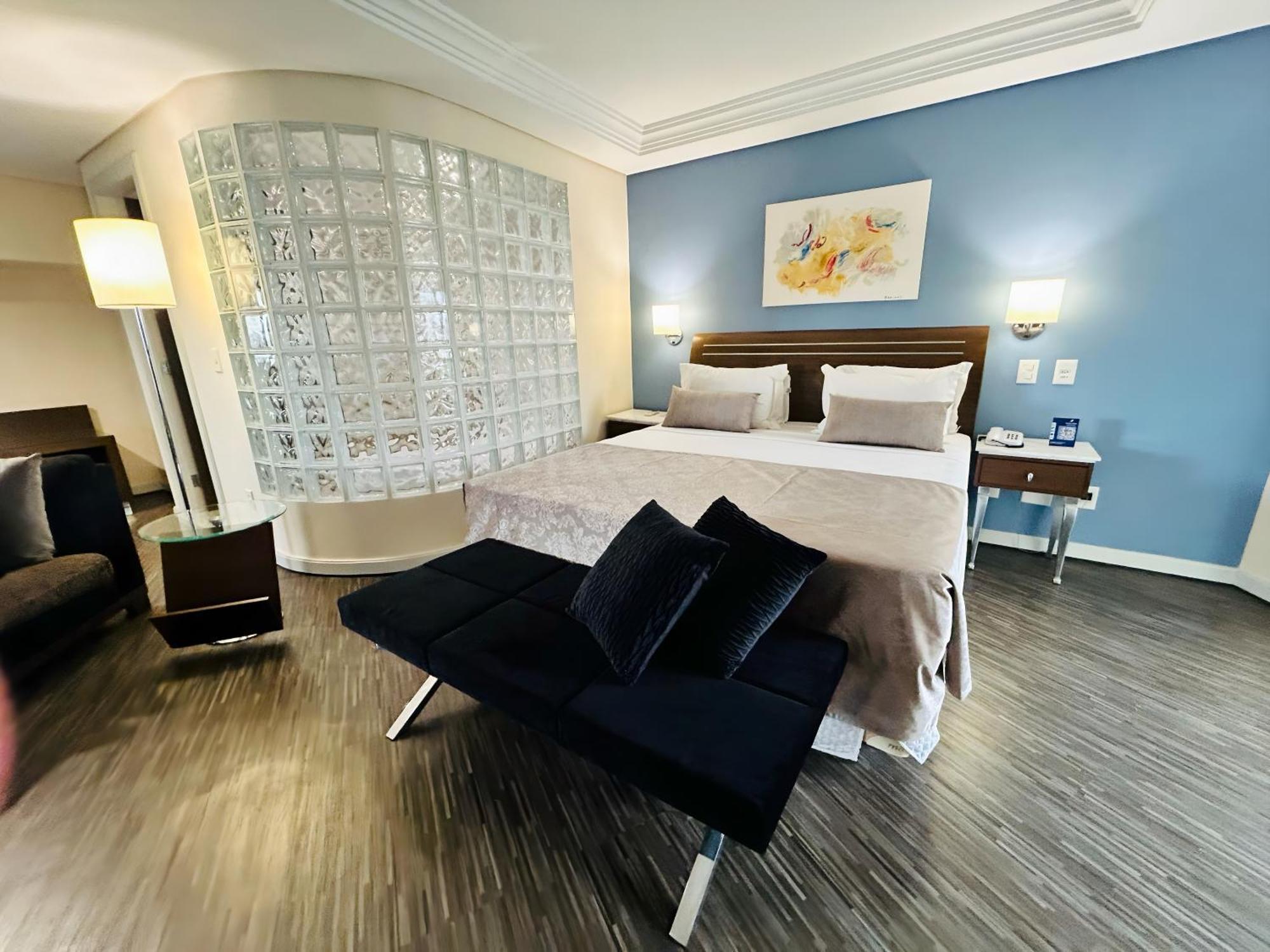 Premium Suite