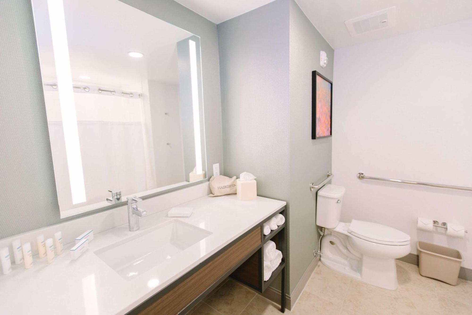 Queen Room Two Queen Beds Mobility Access