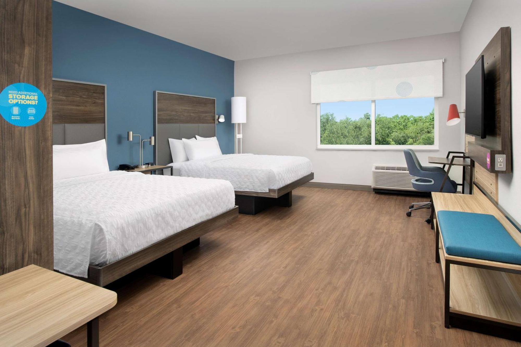 Queen Room Two Queen Beds Mobility Access