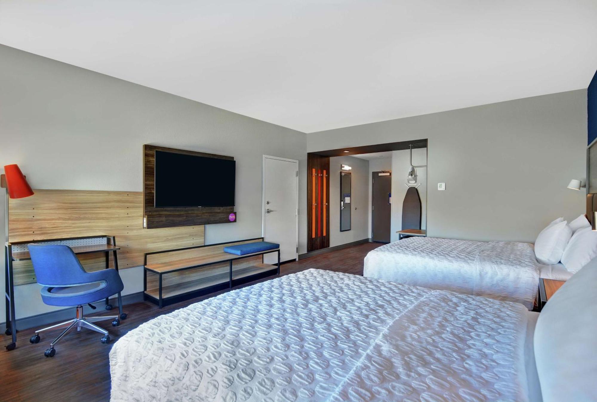Queen Room Two Queen Beds