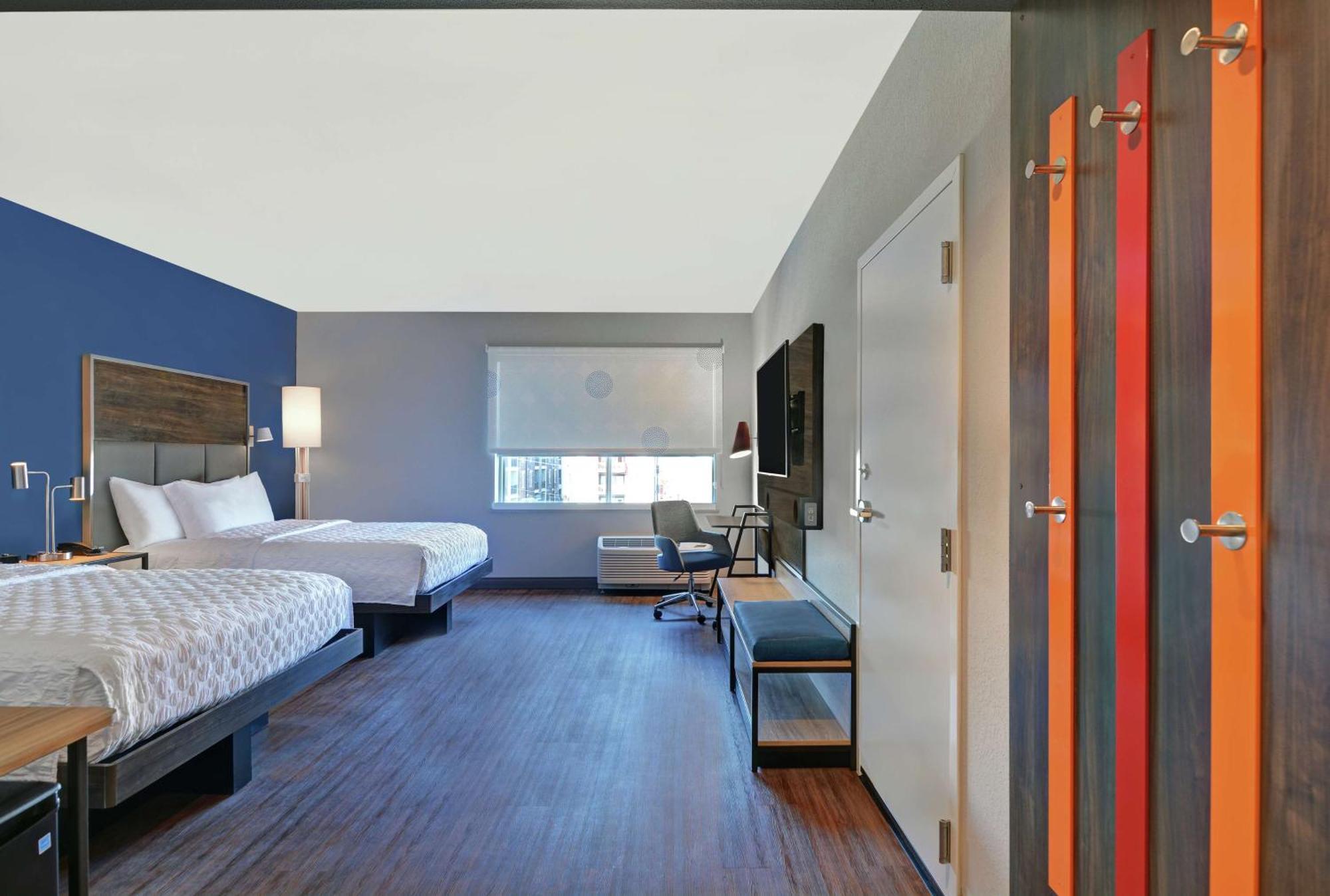 Queen Room Two Queen Beds Hearing Access