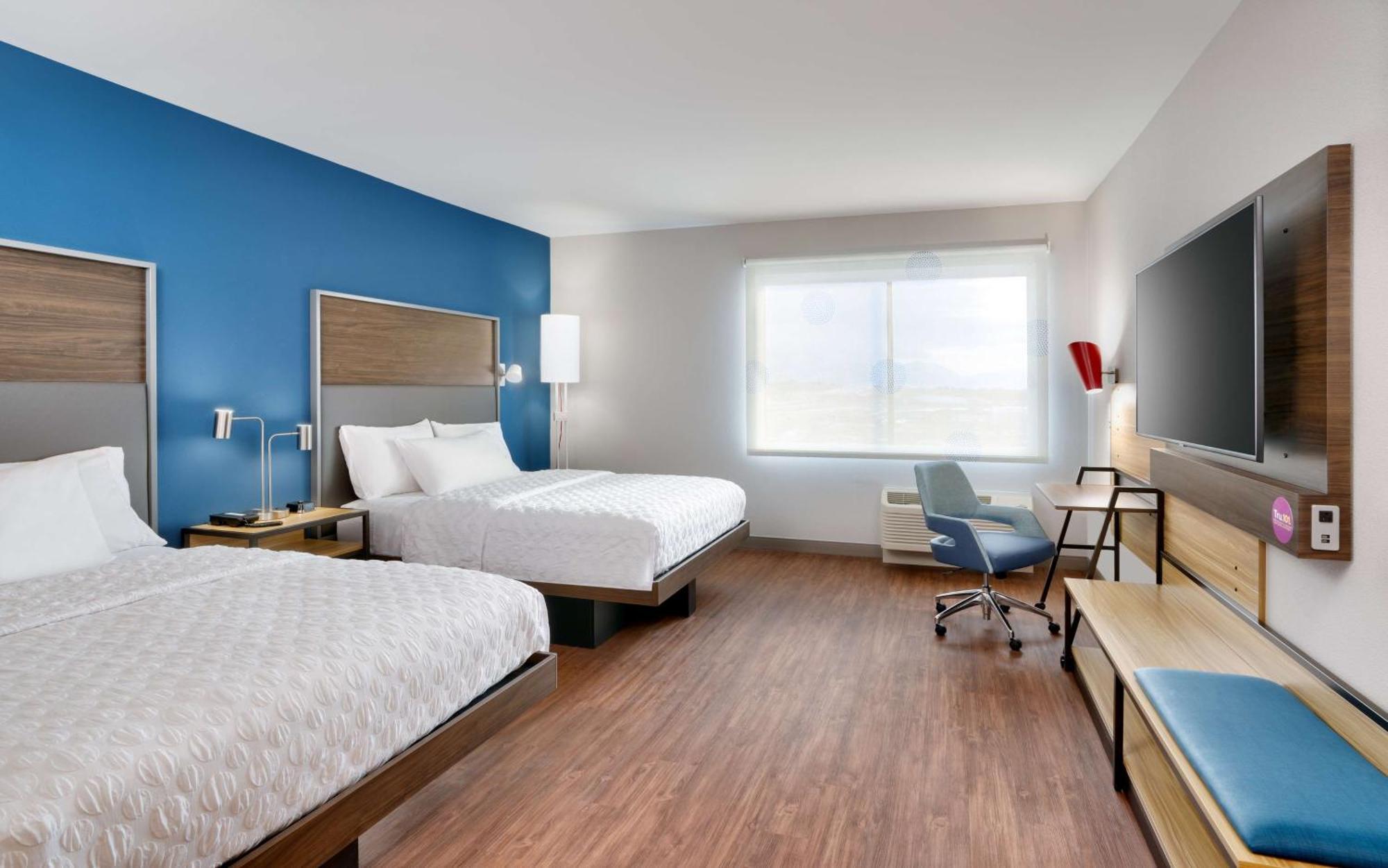 Queen Room Two Queen Beds Mobility Hearing Access