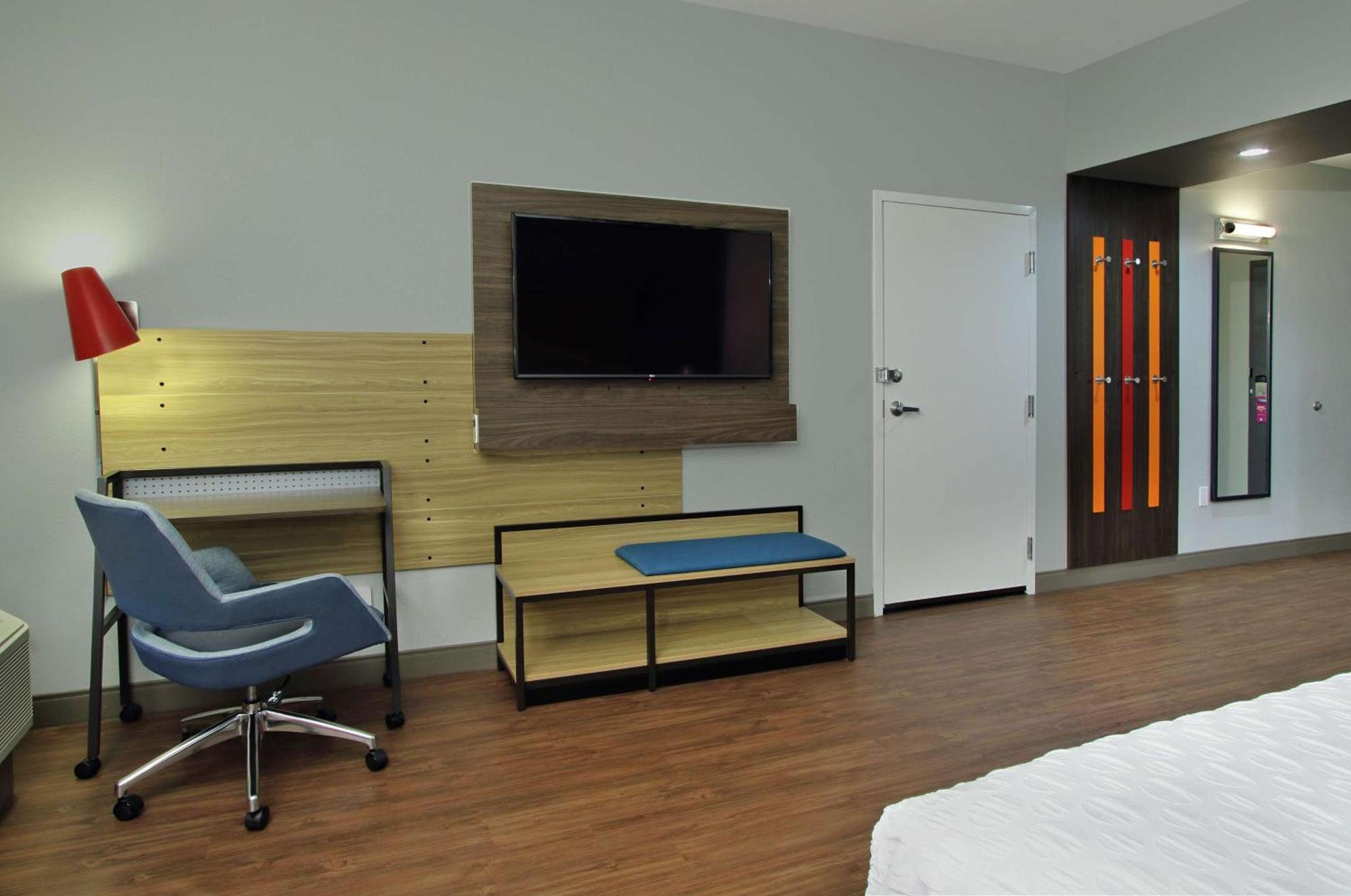 King Room Accessible Tub Mobility Access