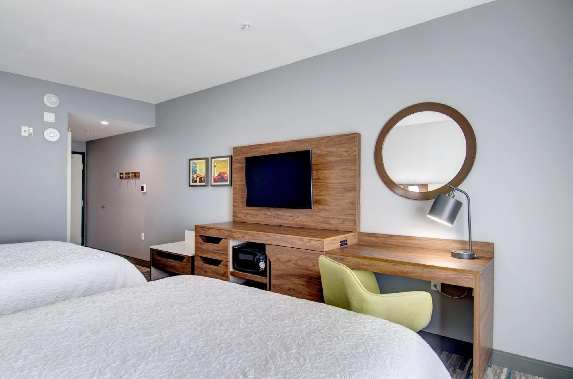 Queen Room Two Queen Beds