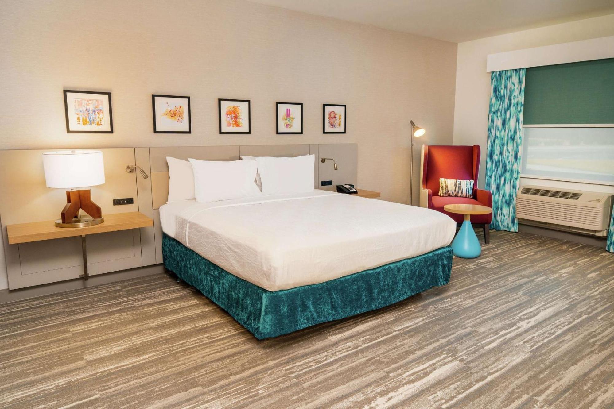 King Room Accessible Tub Mobility Access