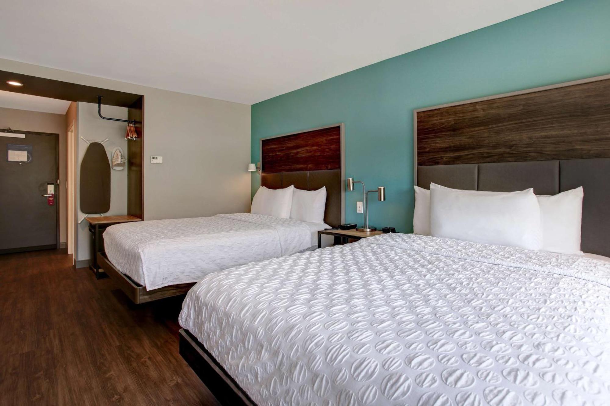 Queen Room Two Queen Beds