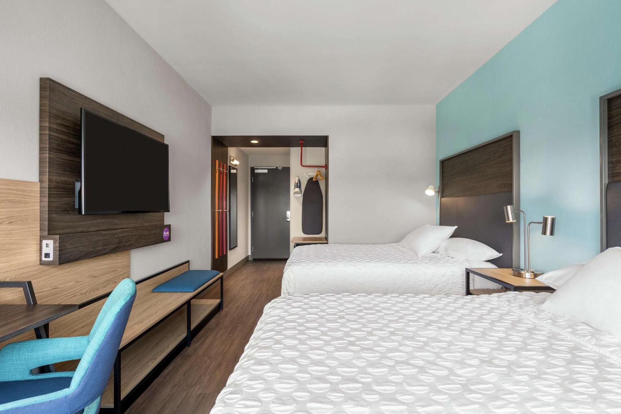 Queen Room Two Queen Beds