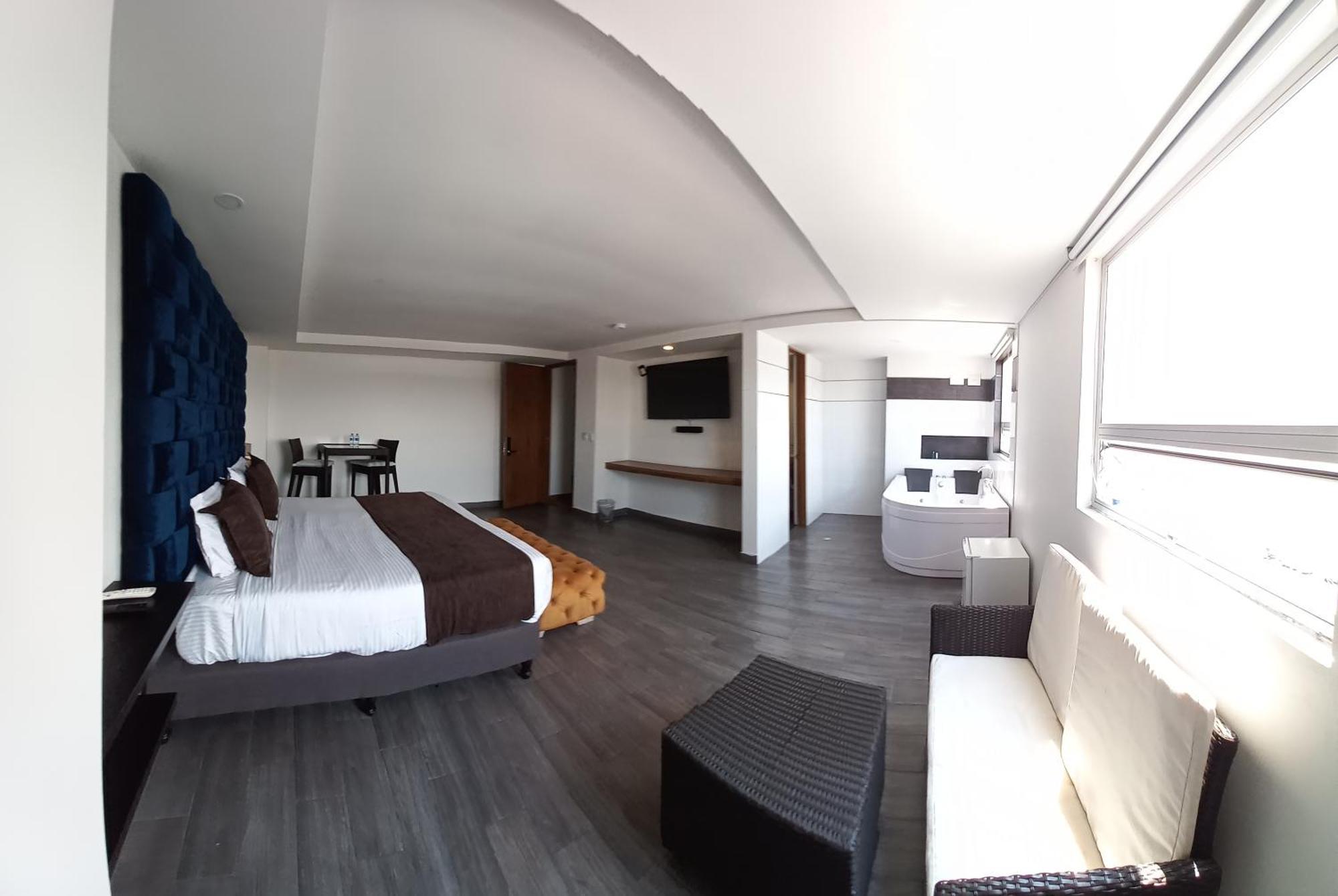 Deluxe Suite Spa Bath