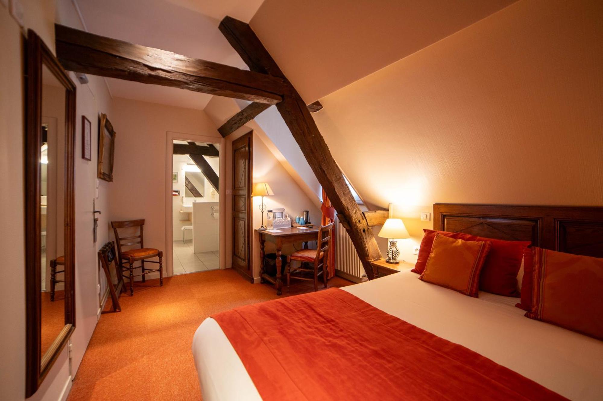 Classic Double Room