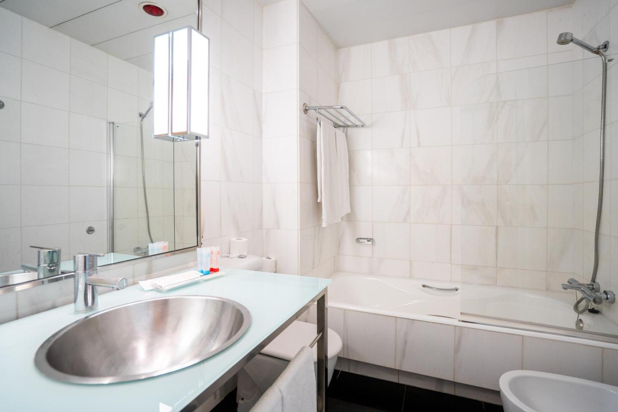 Quadruple Room Bath