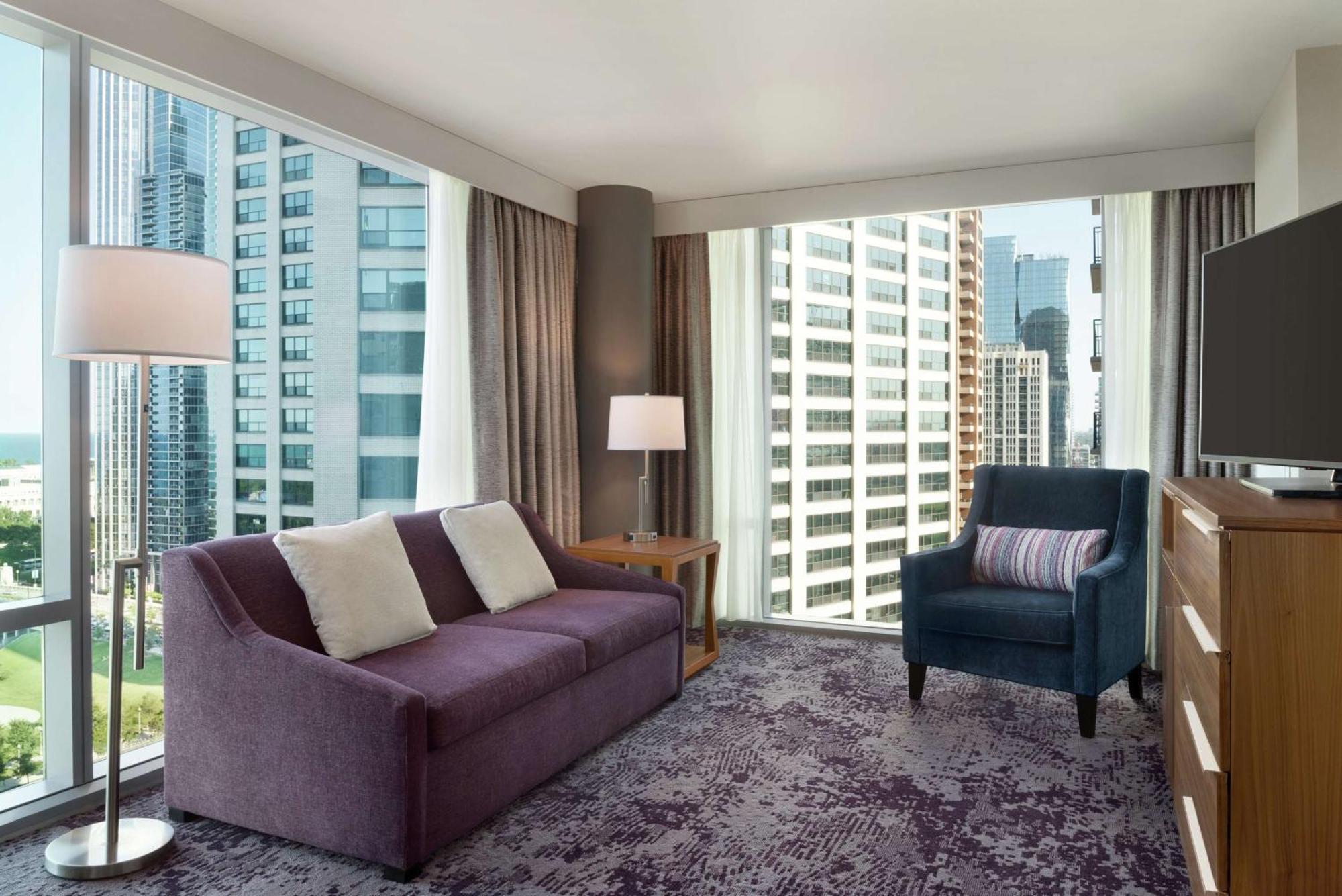 One-Bedroom Queen Suite Two Queen Beds Non-Smoking