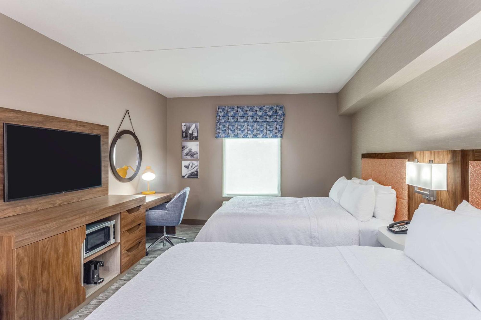 Queen Room with Two Queen Beds,1557370450:JPEG
