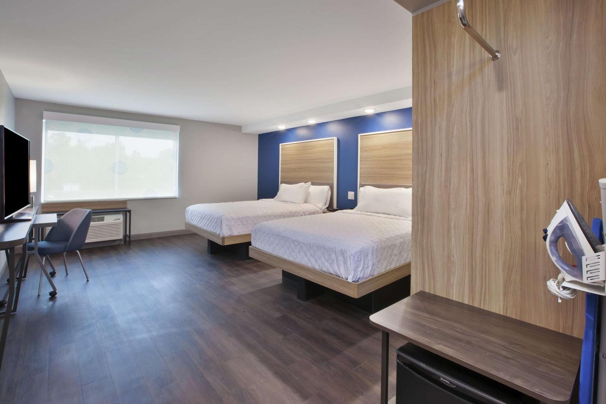 Queen Room Two Queen Beds Mobility Access