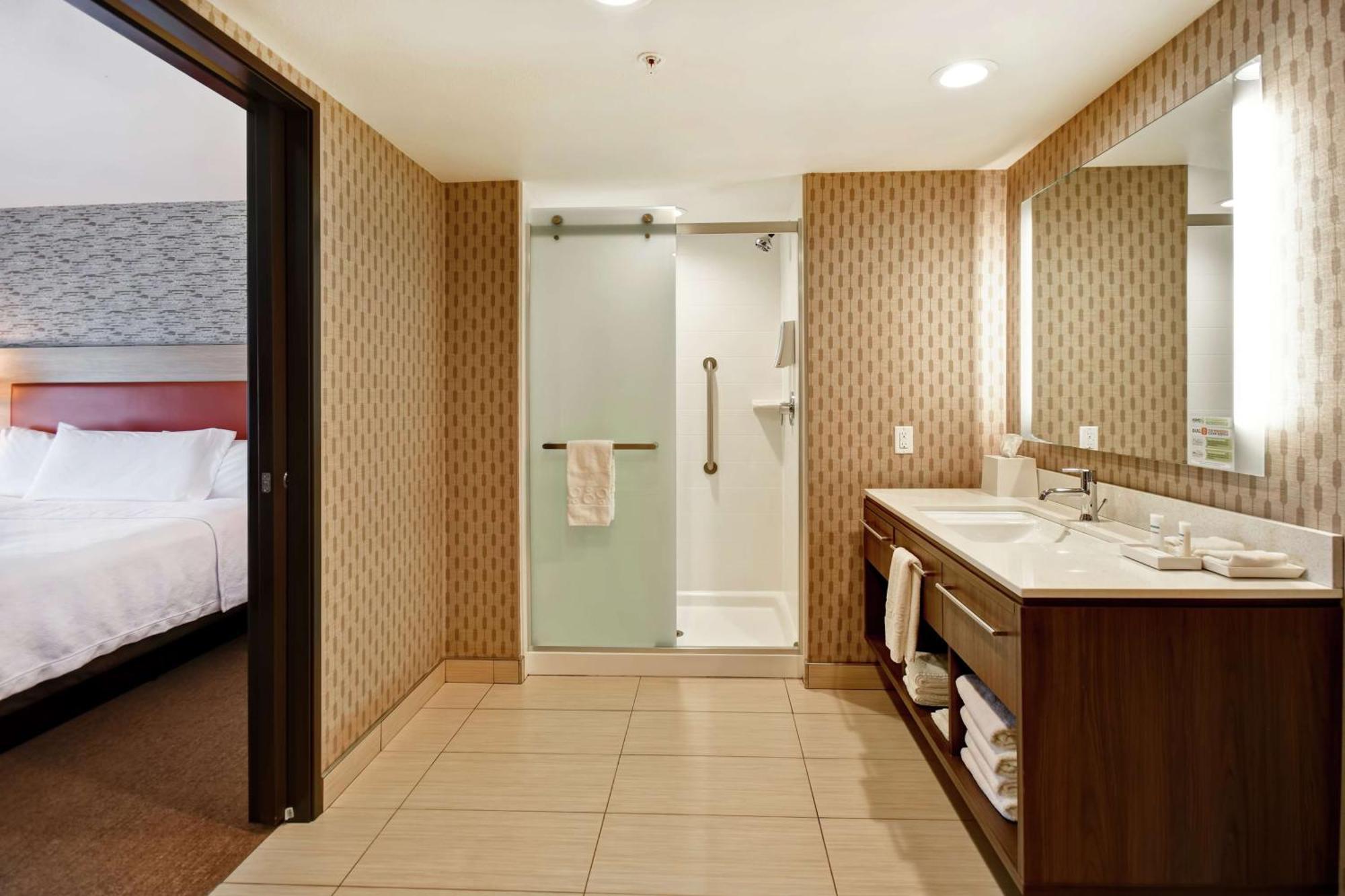 One-Bedroom King Suite Non-Smoking