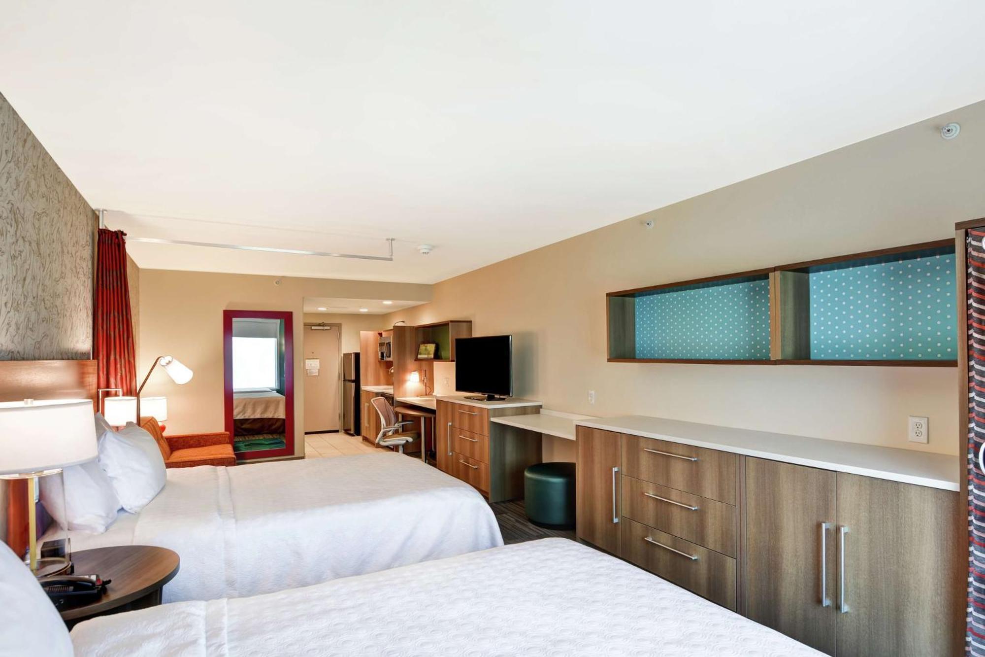 Queen Studio Two Queen Beds Non-Smoking