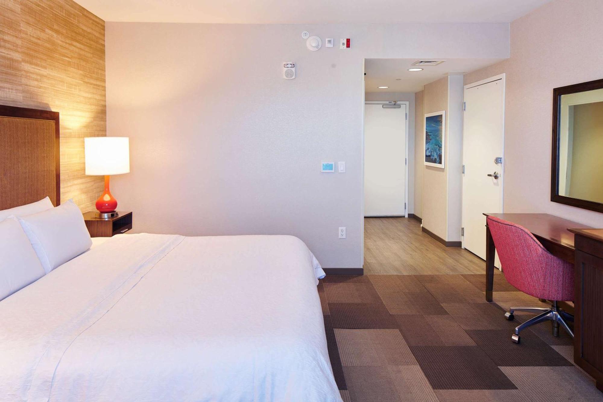 King Room Accessible Tub Mobility Hearing Access or Non-Smoking