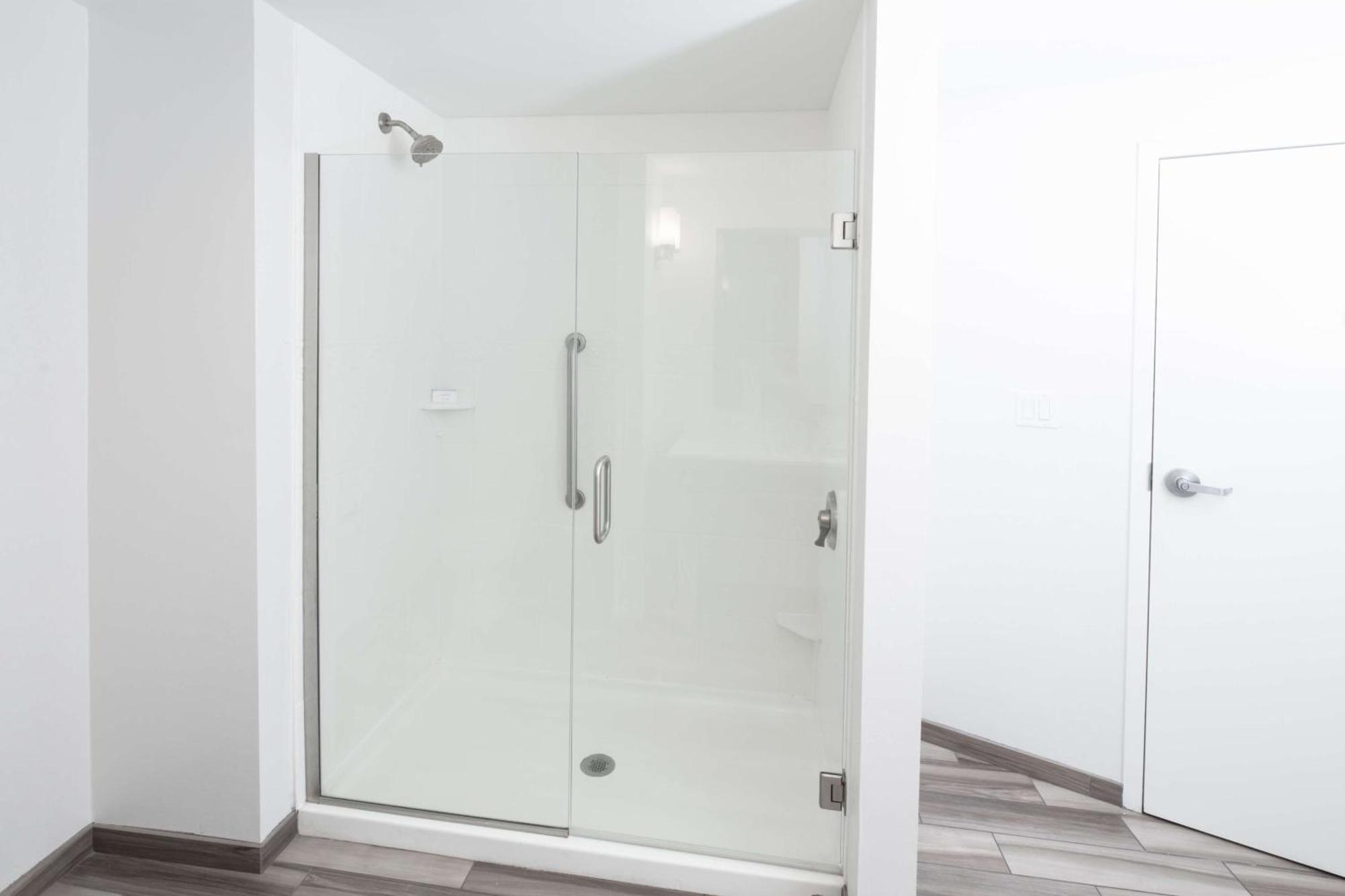 Junior King Suite with Sofa Bed,1557392731:JPEG