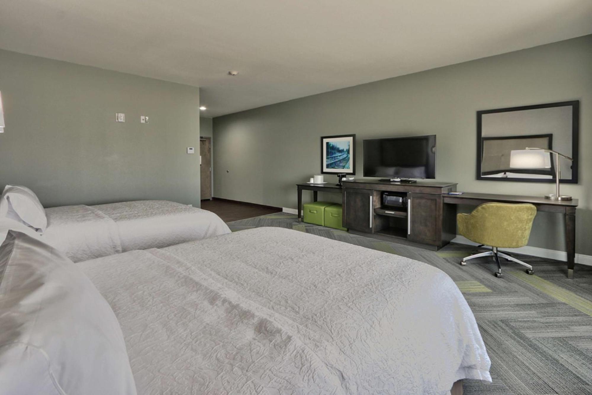 Queen Room Two Queen Beds Non-Smoking