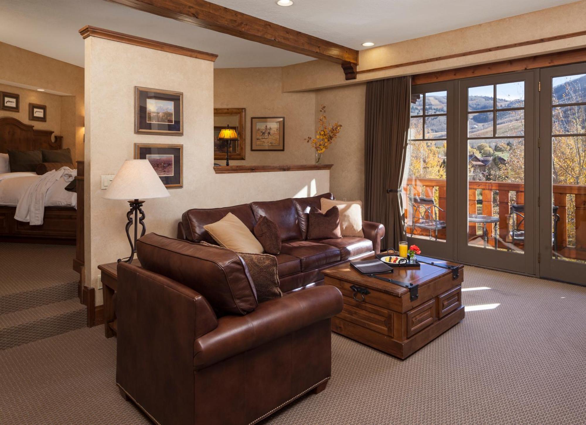 Deluxe Executive King Suite Sofa Bed Balcony