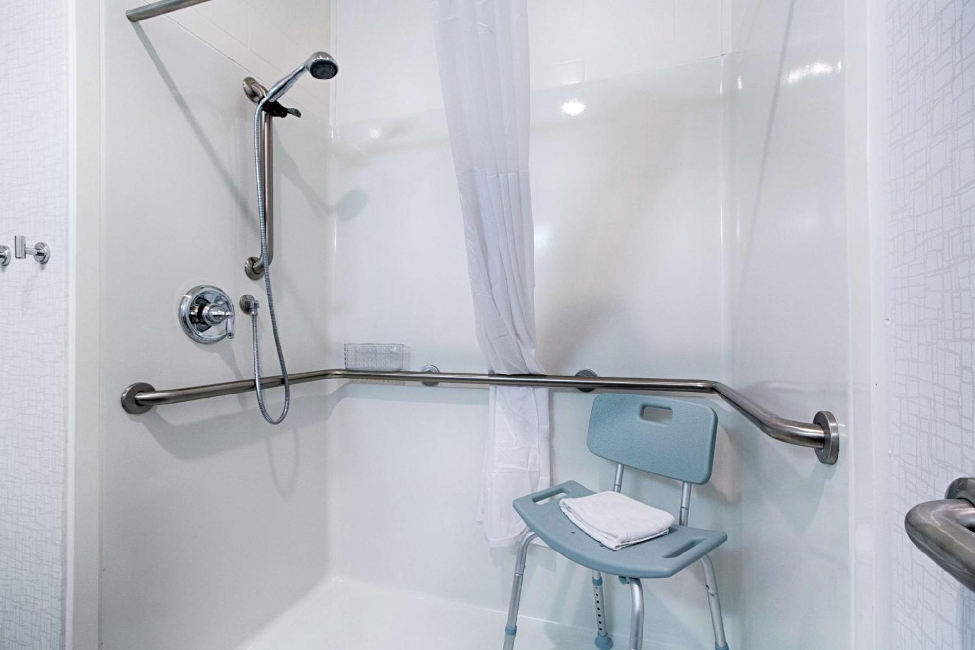 King Room Roll Shower Mobility Access or Non-Smoking