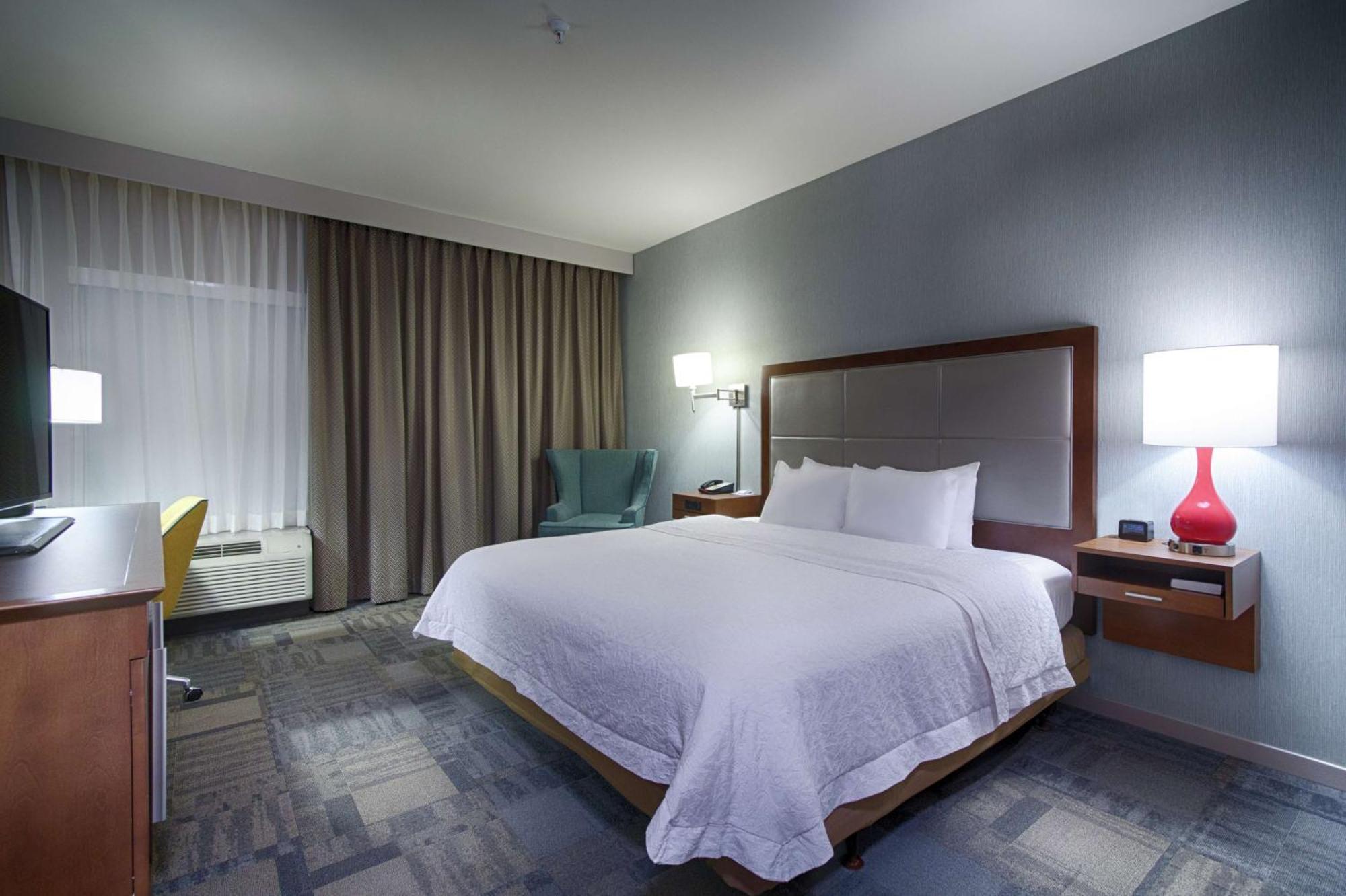 King Room Roll Shower Mobility Access or Non-Smoking