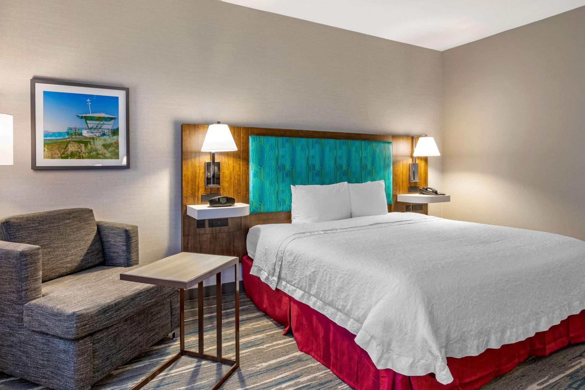 King Room Accessible Tub Mobility Hearing Access or Non-Smoking