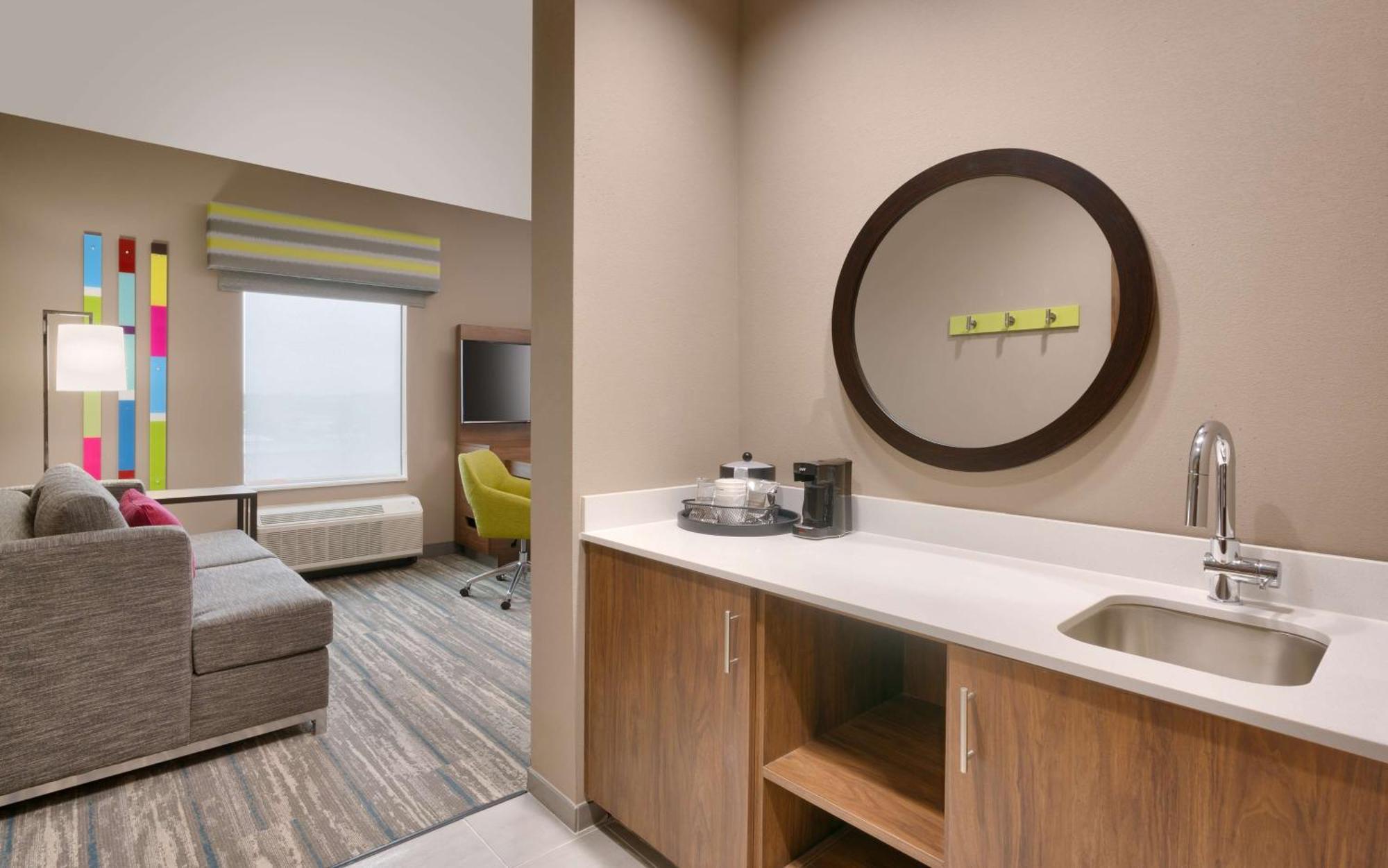 King Studio Suite