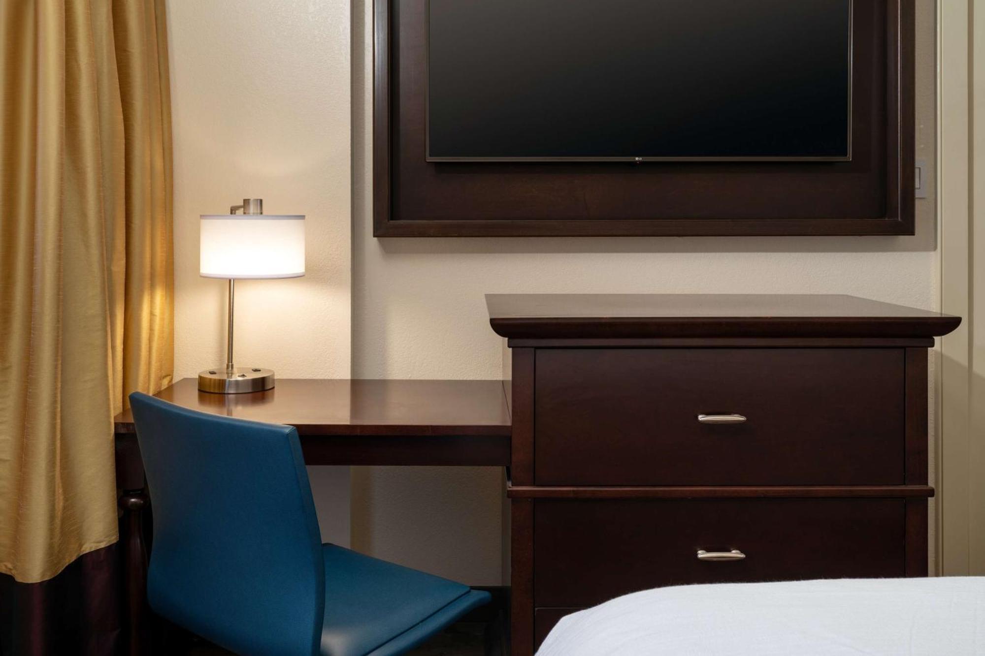 Double Room - Non-Smoking