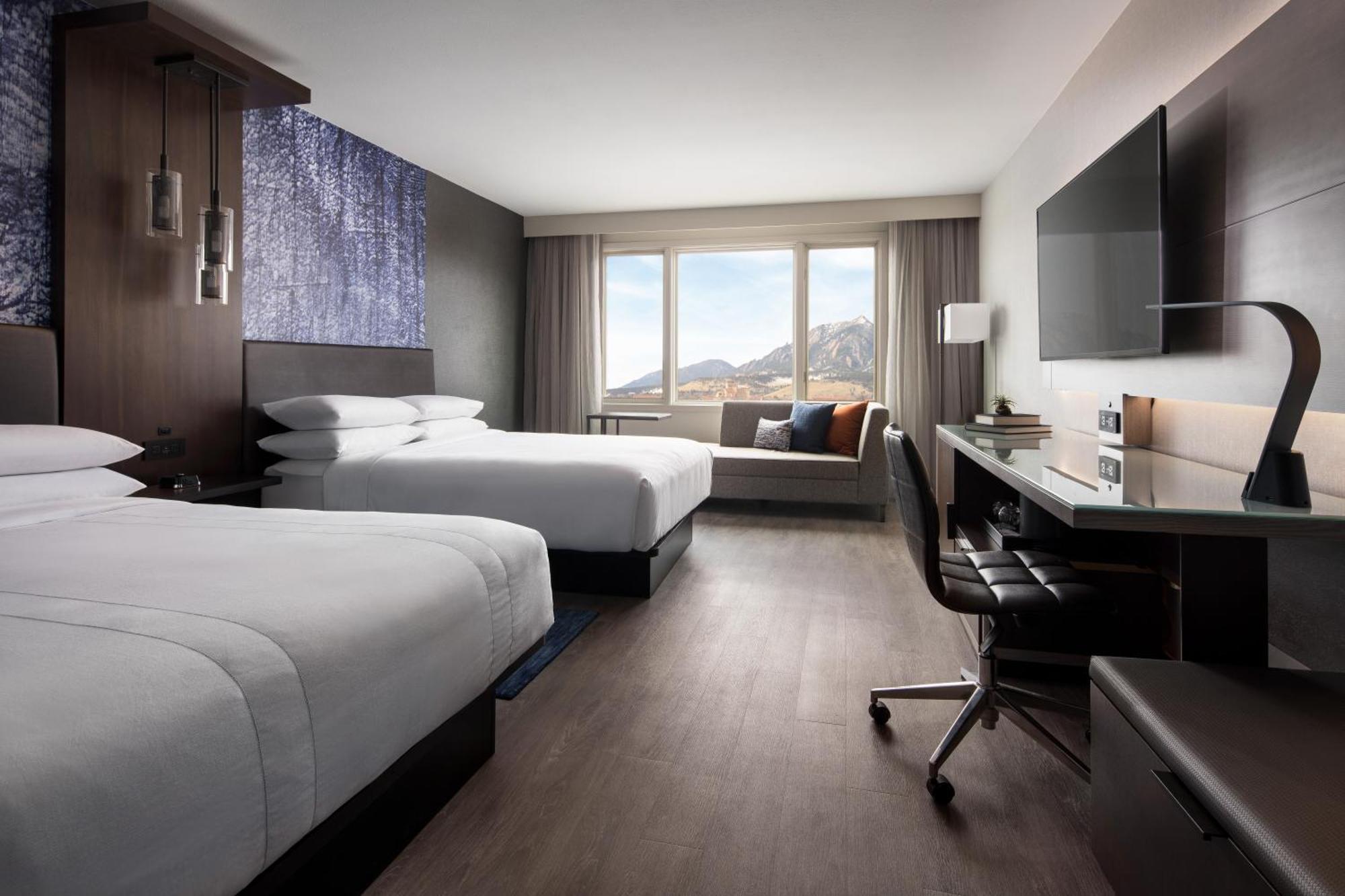 Guest room, 2 Queen, Campus/Flatirons view,1609320694:JPEG