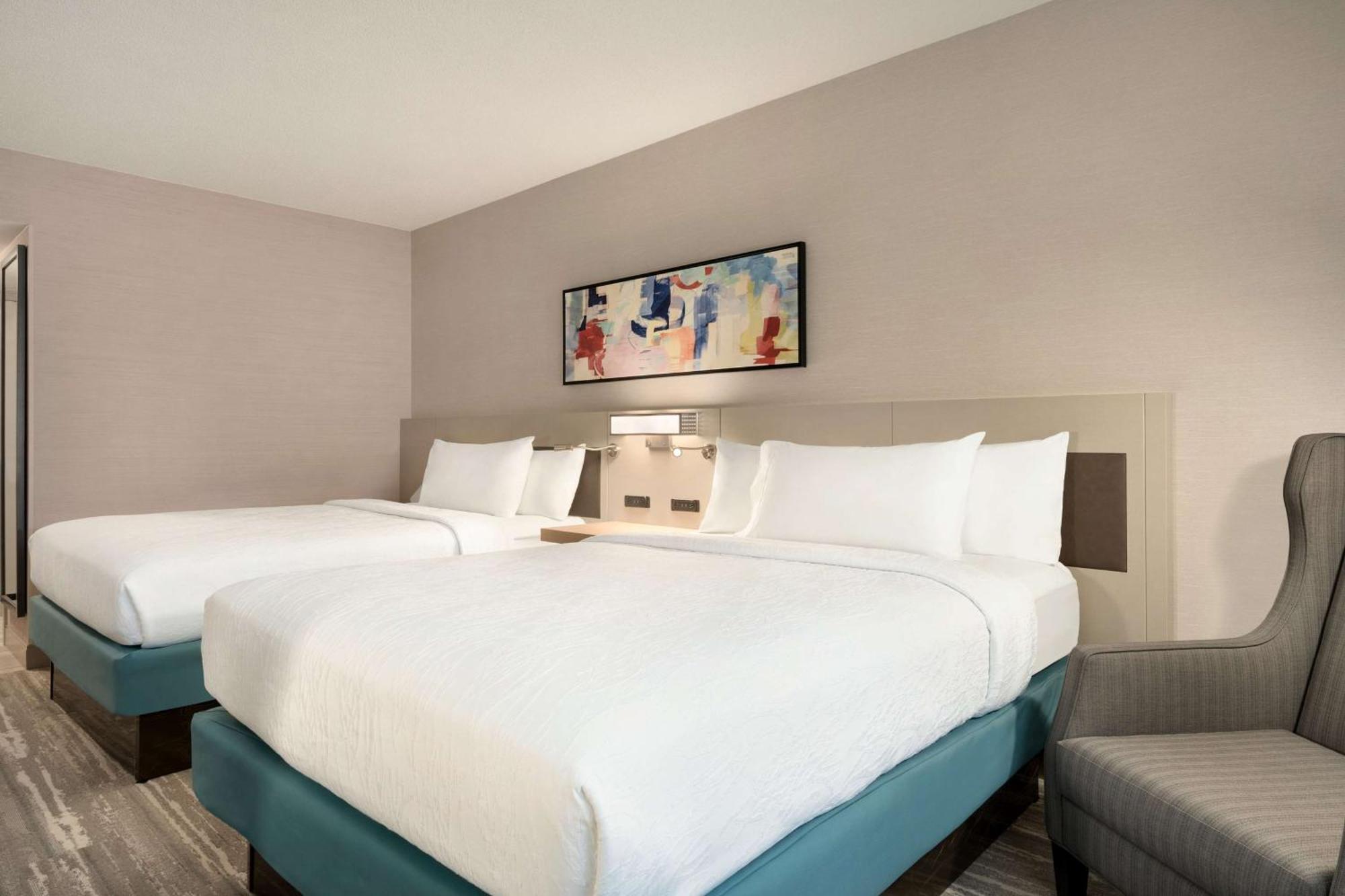 Queen Room Two Queen Beds Accessible Tub Mobility Access