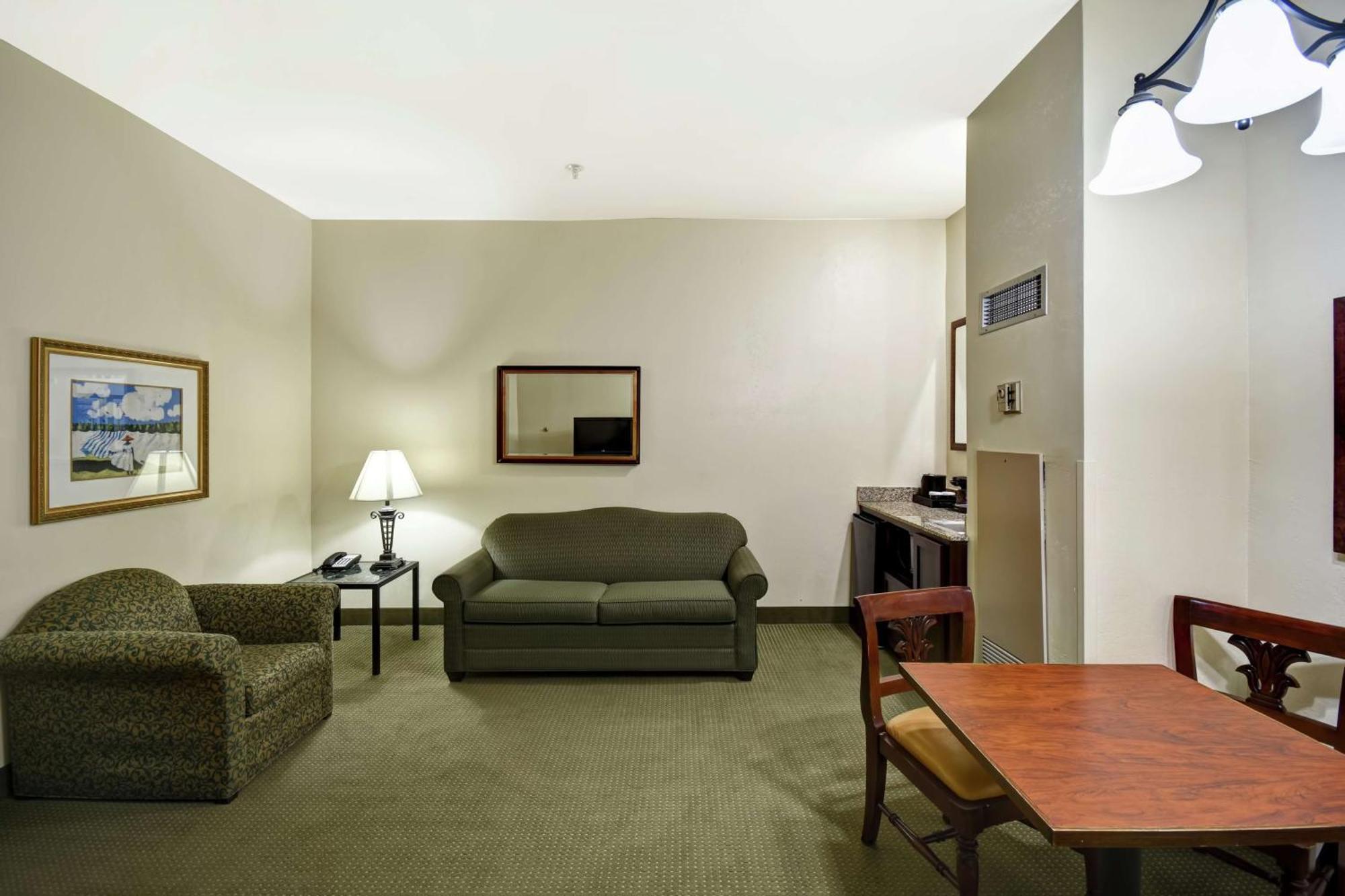 Suite Two Double Beds Non-Smoking