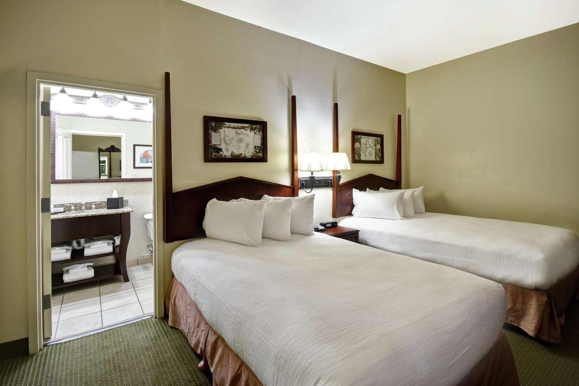 Suite Two Double Beds Non-Smoking