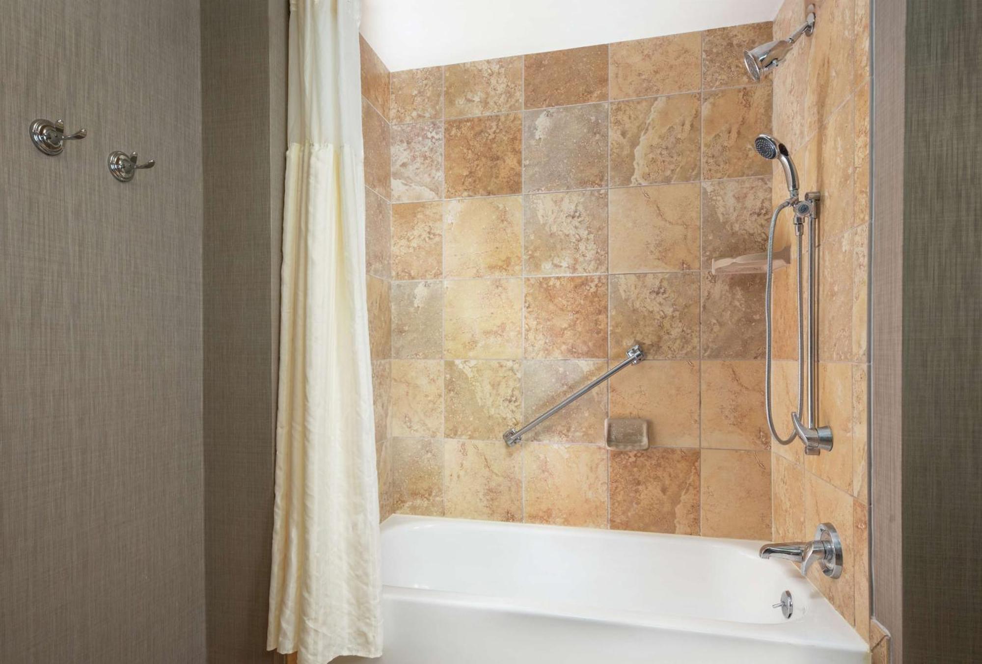 King Room Tub Mobility Hearing Access