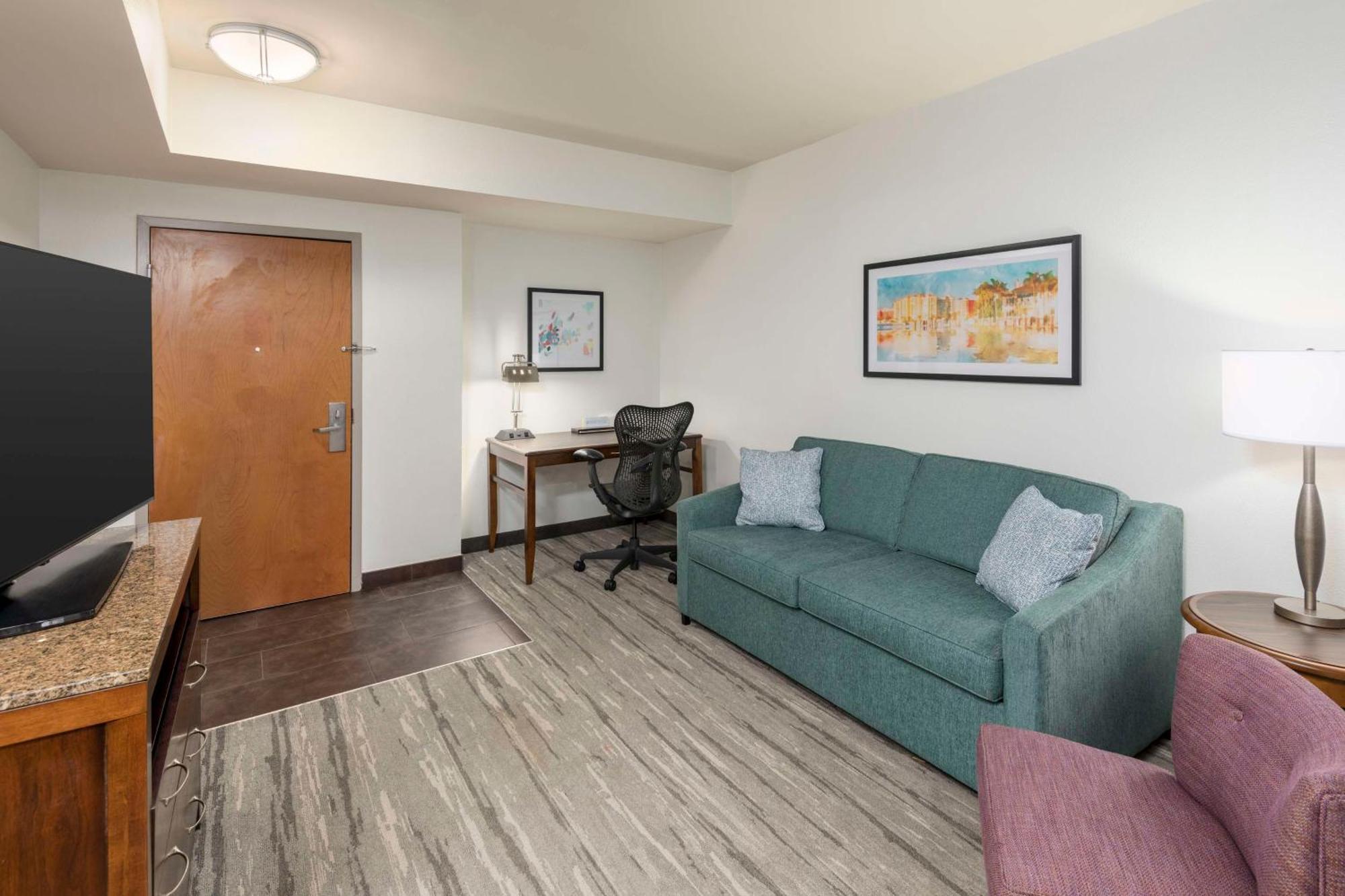 One-Bedroom King Suite Sofa Bed