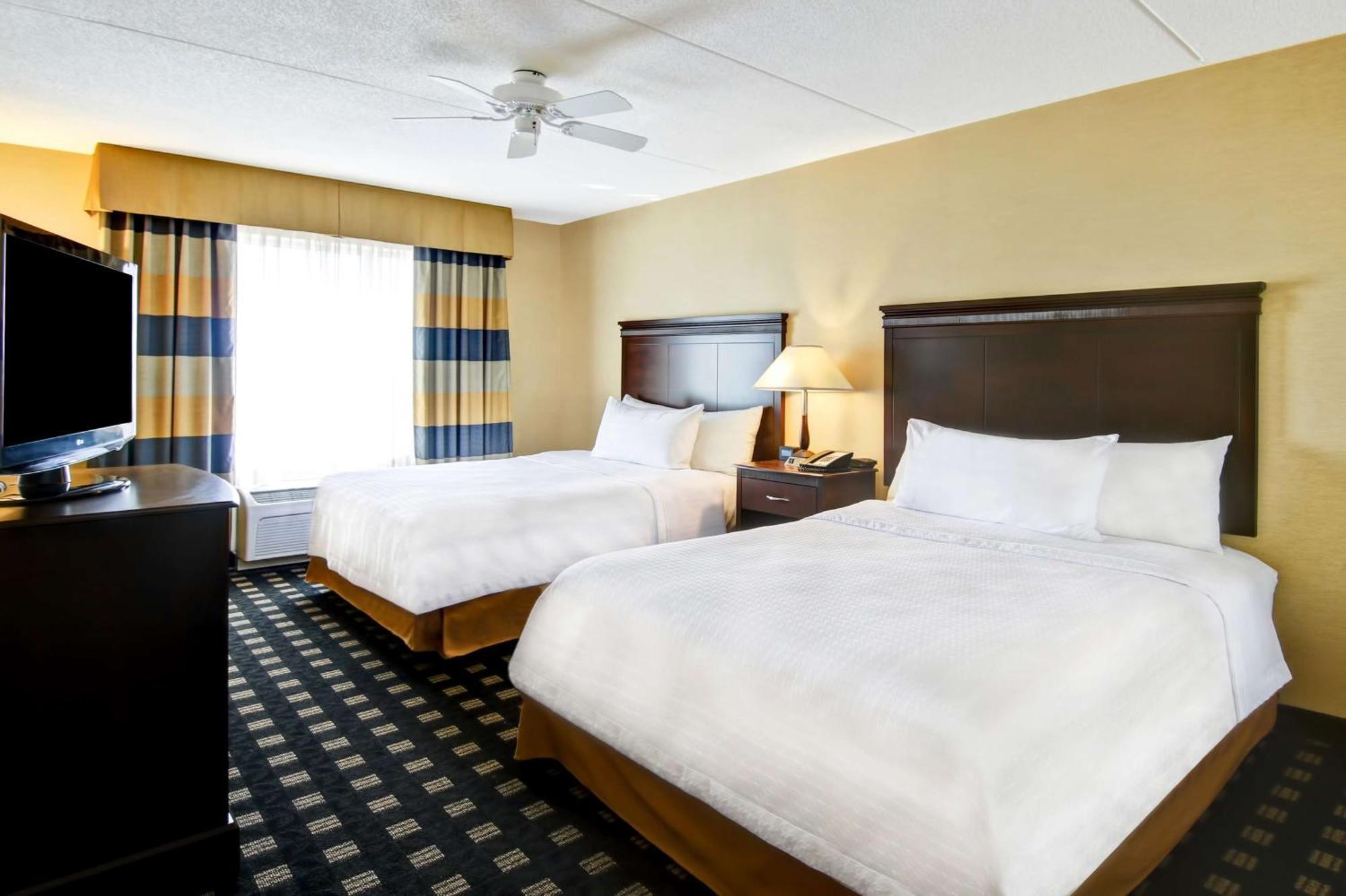 Two Bedroom Suite One King Two Queen Beds Non-Smoking