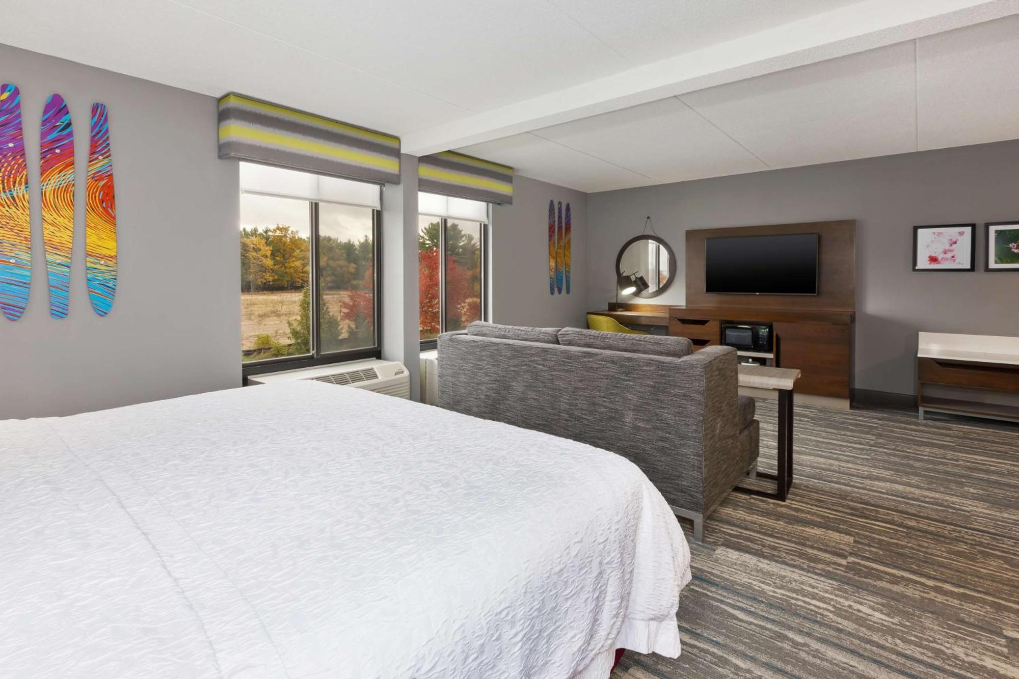 King Room Roll Shower Mobility Access or Non-Smoking