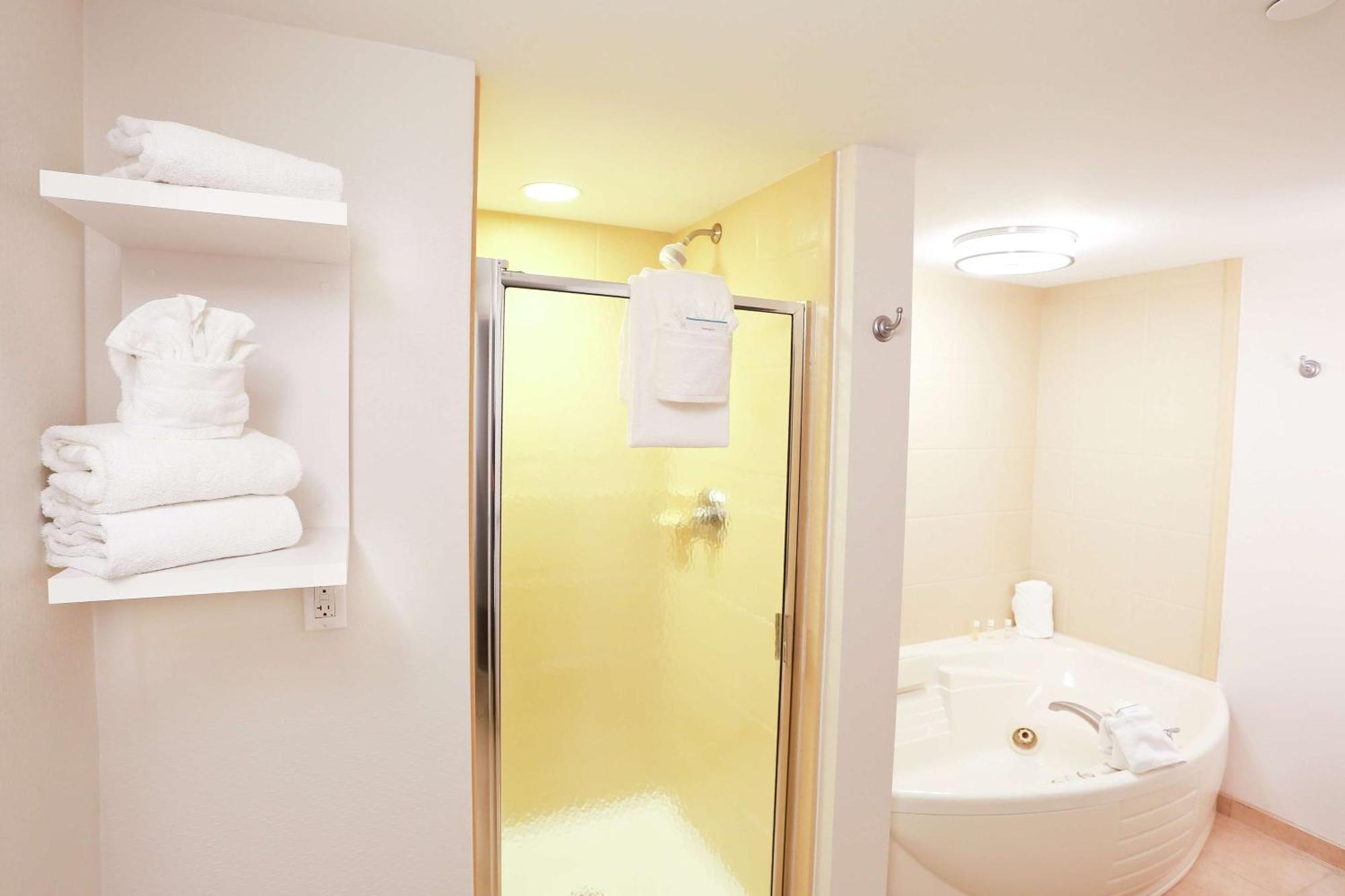King Studio Suite Whirlpool Non-Smoking
