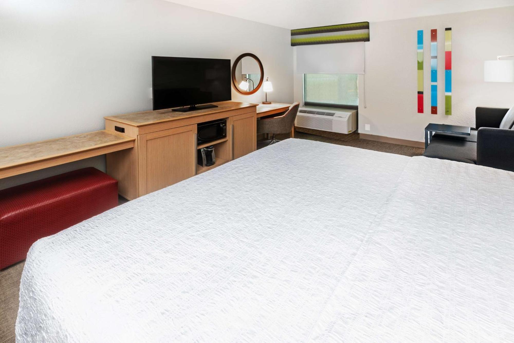 King Room with Sofa Bed - Non-Smoking