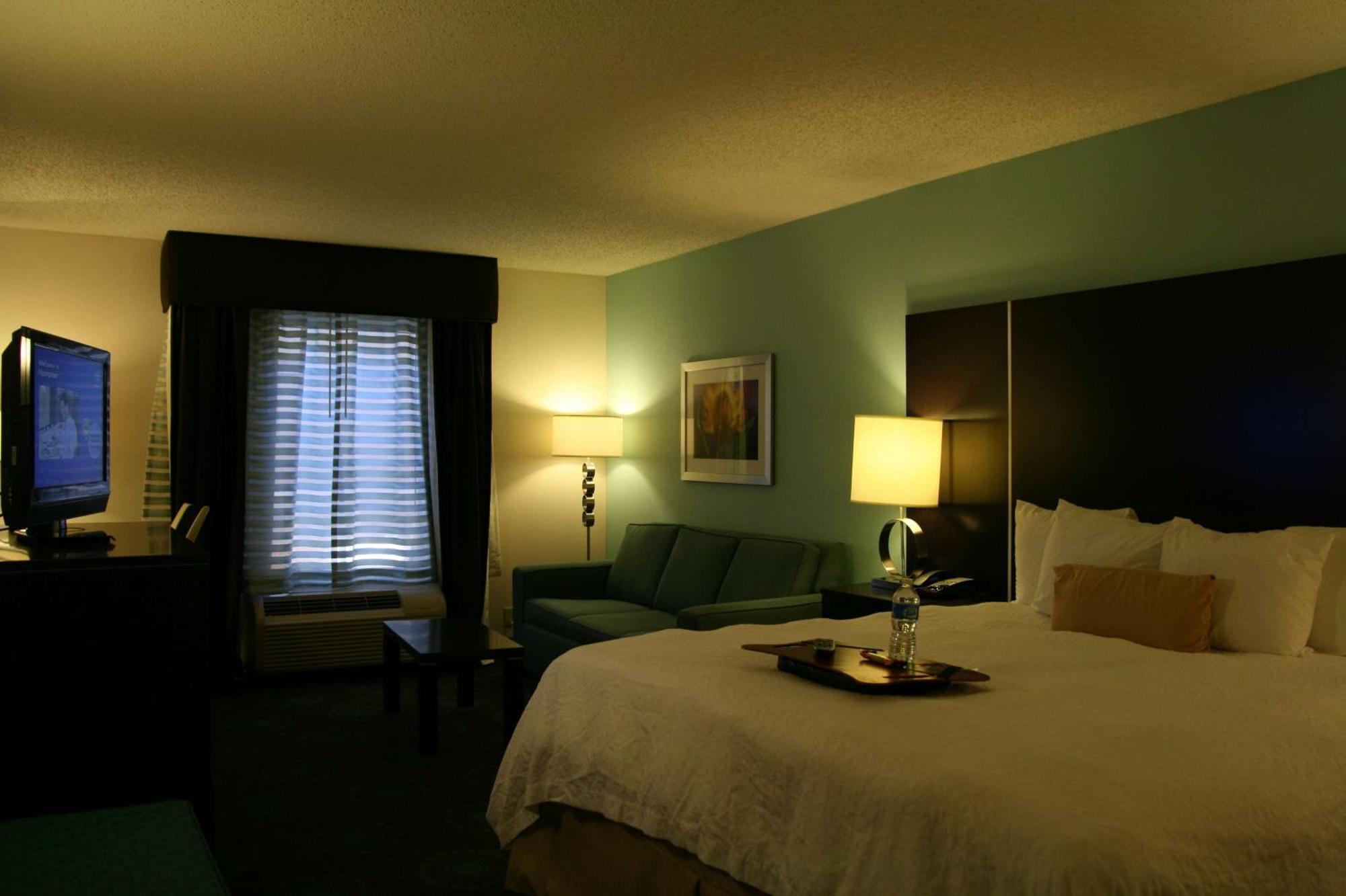 King Room with Sofa Bed and Study - Non-Smoking