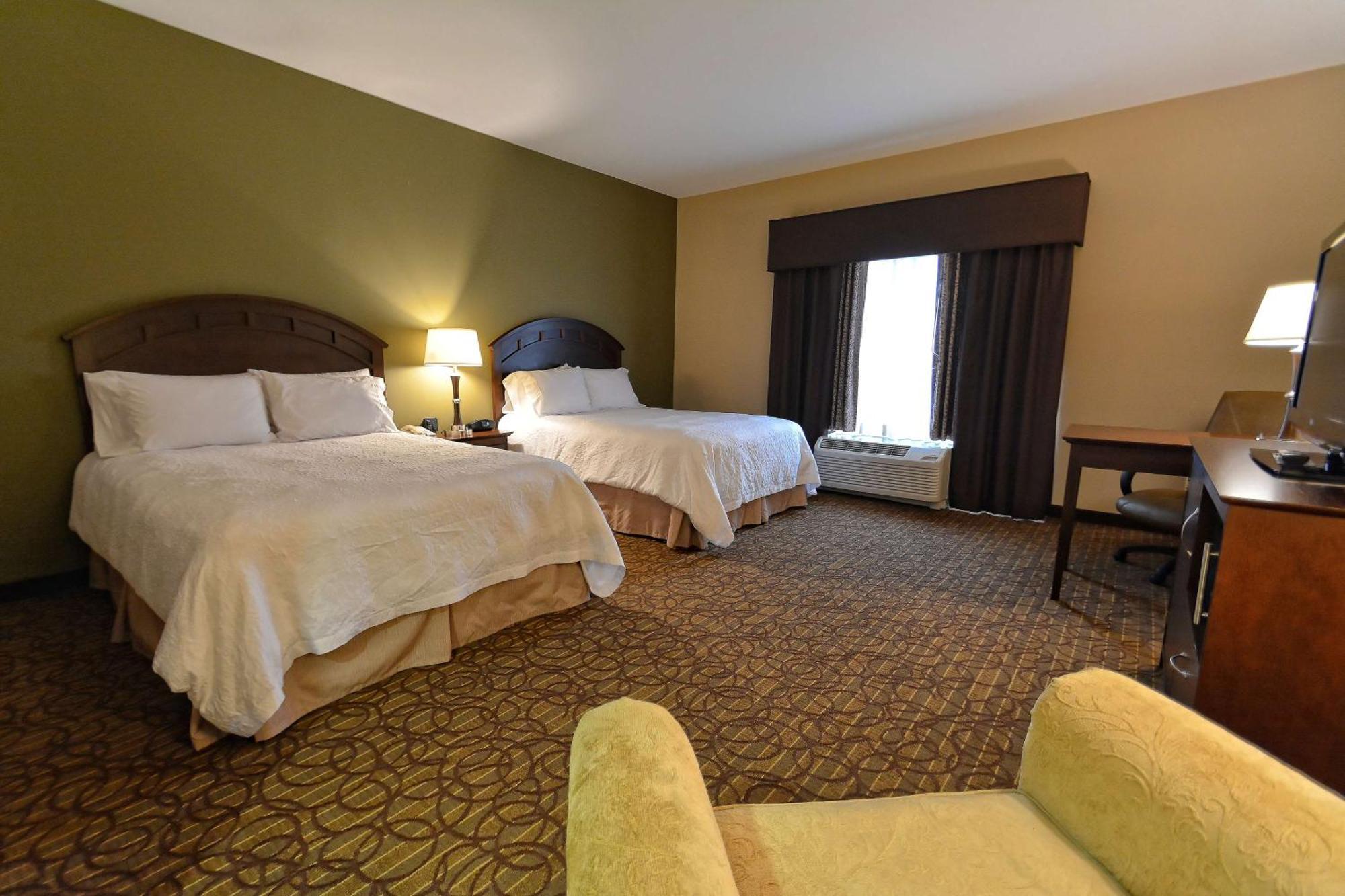 Queen Room Two Queen Beds Mobility Hearing Access or Non-Smoking