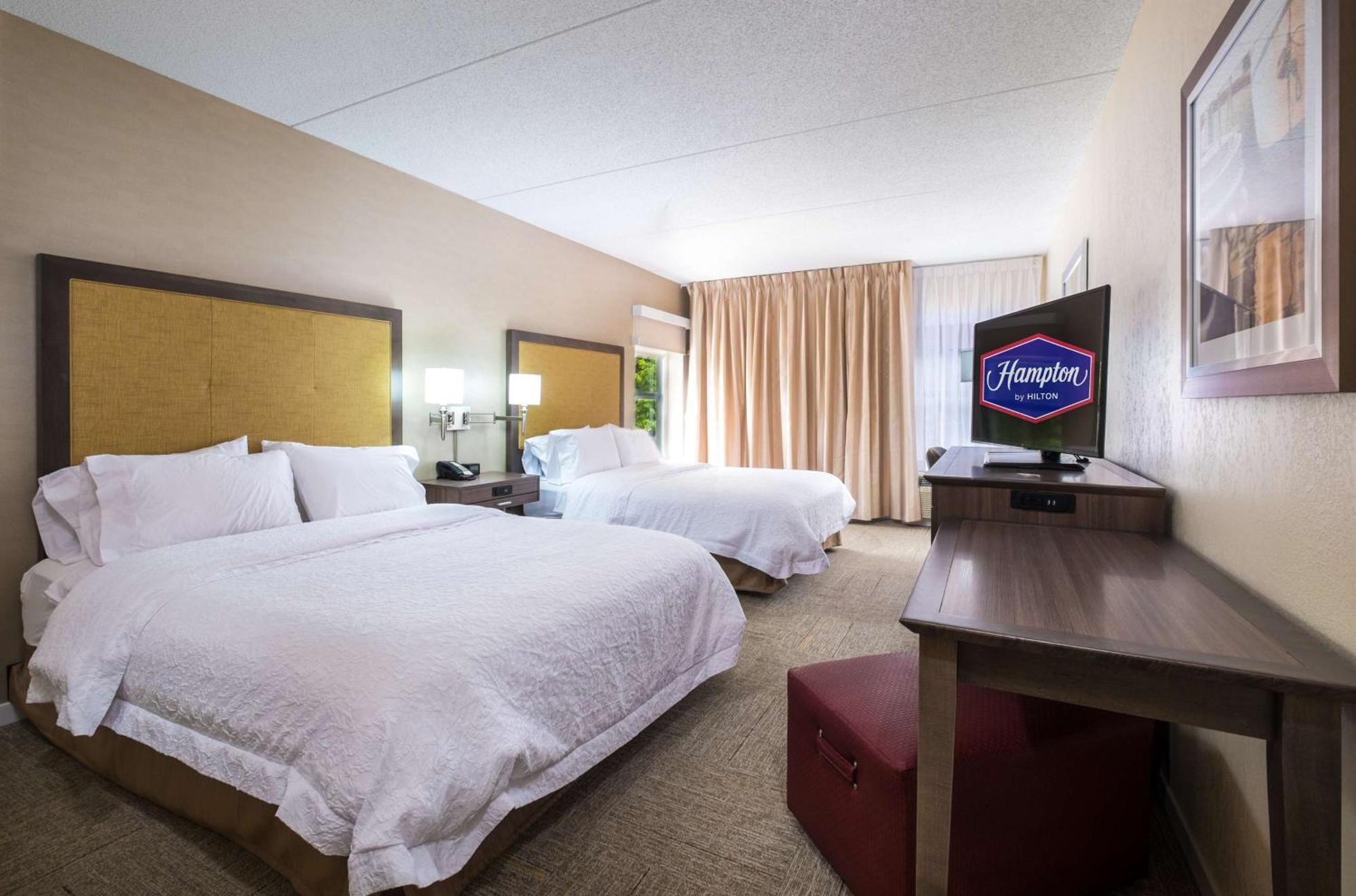 Queen Room Two Queen Beds Mobility Access or Non-Smoking