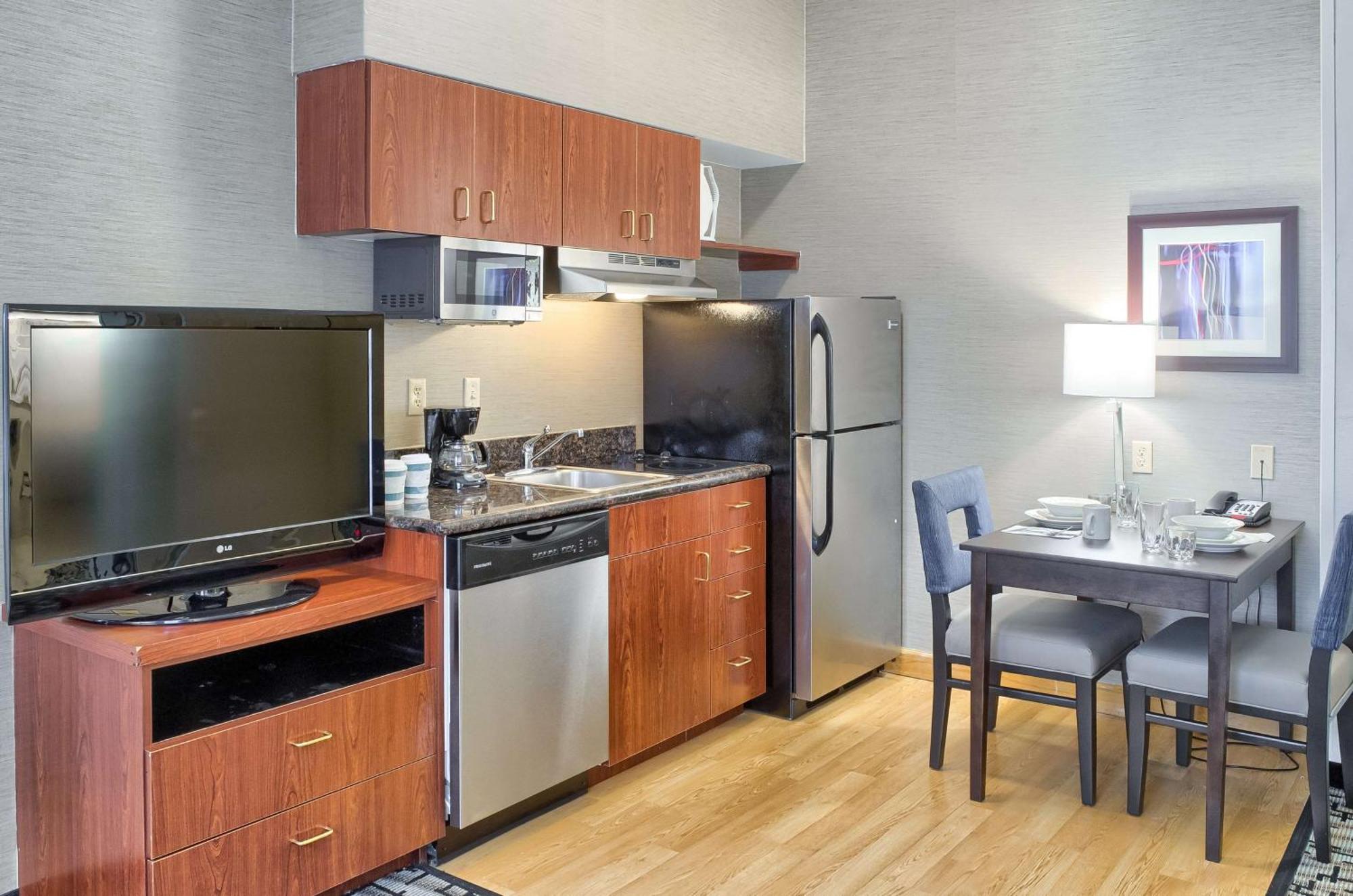 One-Bedroom King Suite Non-Smoking