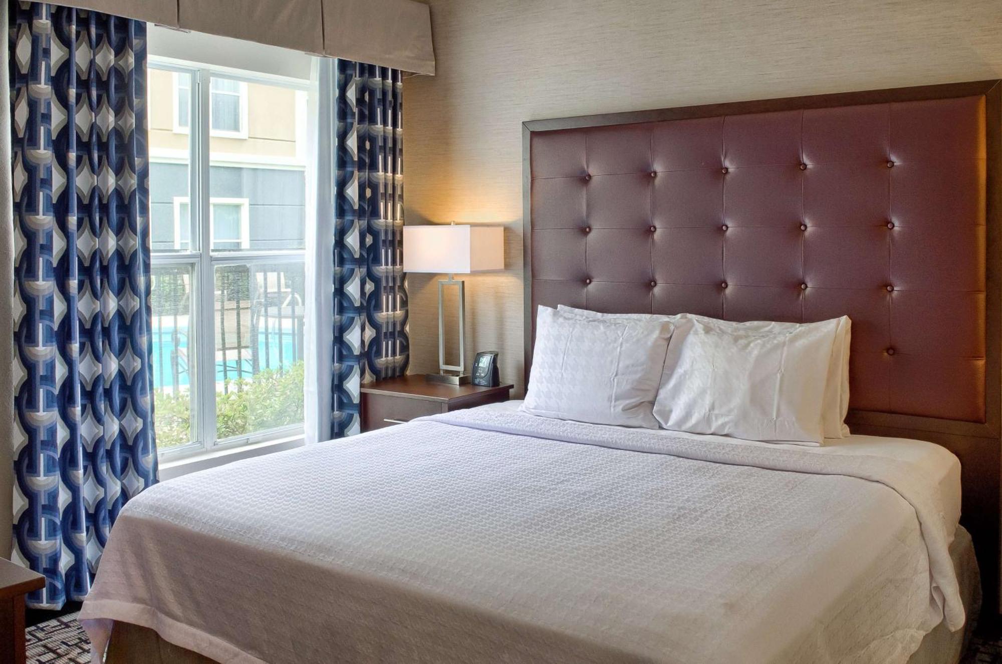 One-Bedroom King Suite Non-Smoking