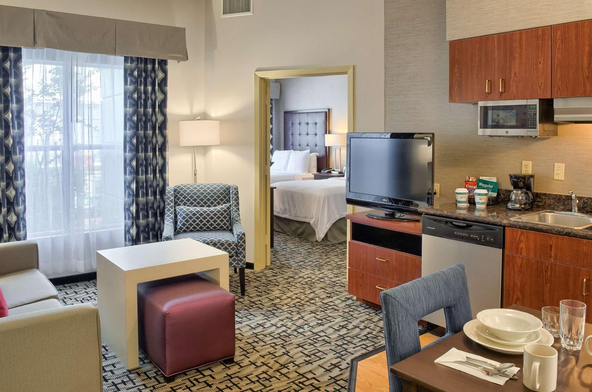 Two-Bedroom Suite One King Two Double Beds Non-Smoking