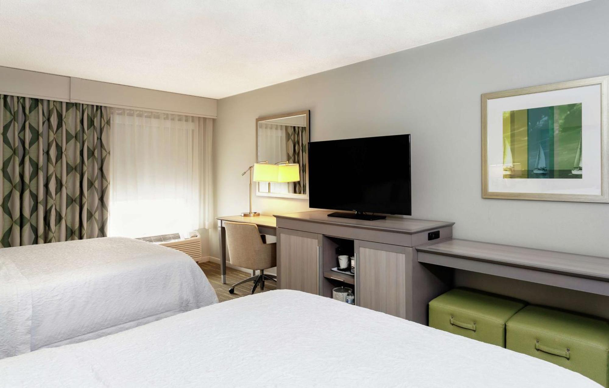 Queen Room Two Queen Beds Hearing Access or Non-Smoking
