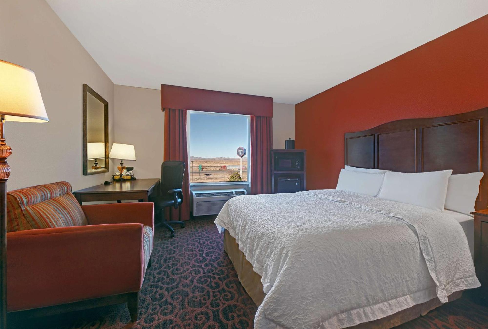 King Room Accessible Tub Mobility Hearing Access or Non-Smoking