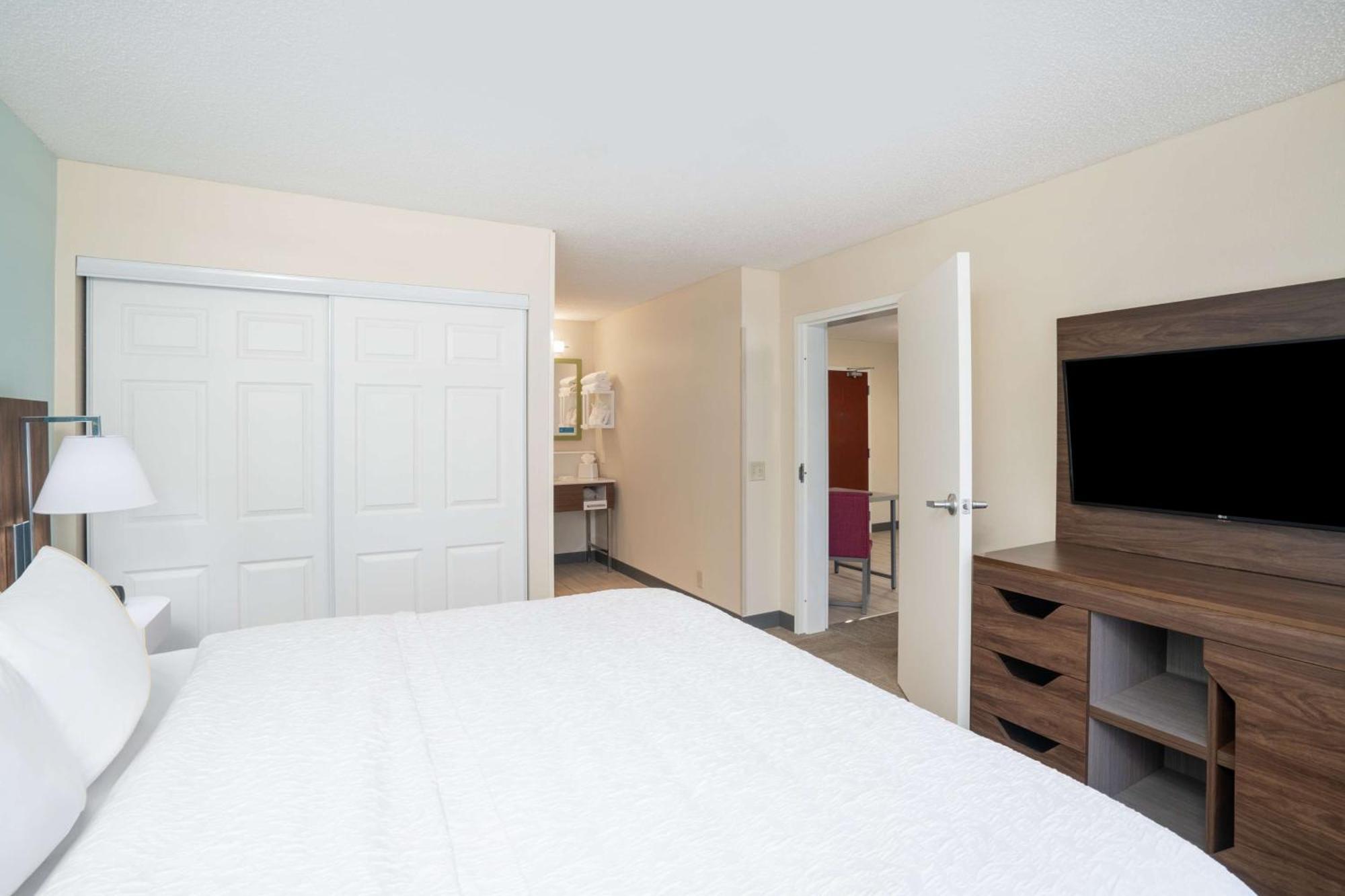 One-Bedroom King Suite Sofa Bed