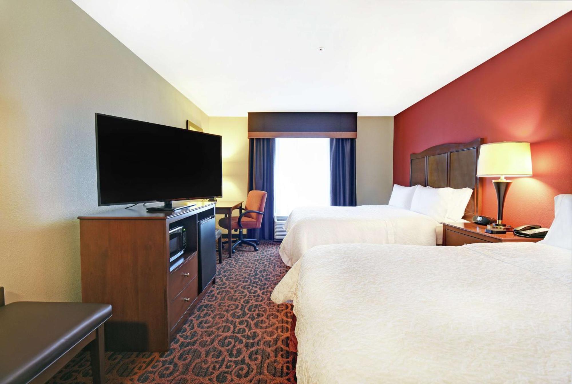 Queen Room Two Queen Beds Hearing Access or Non-Smoking