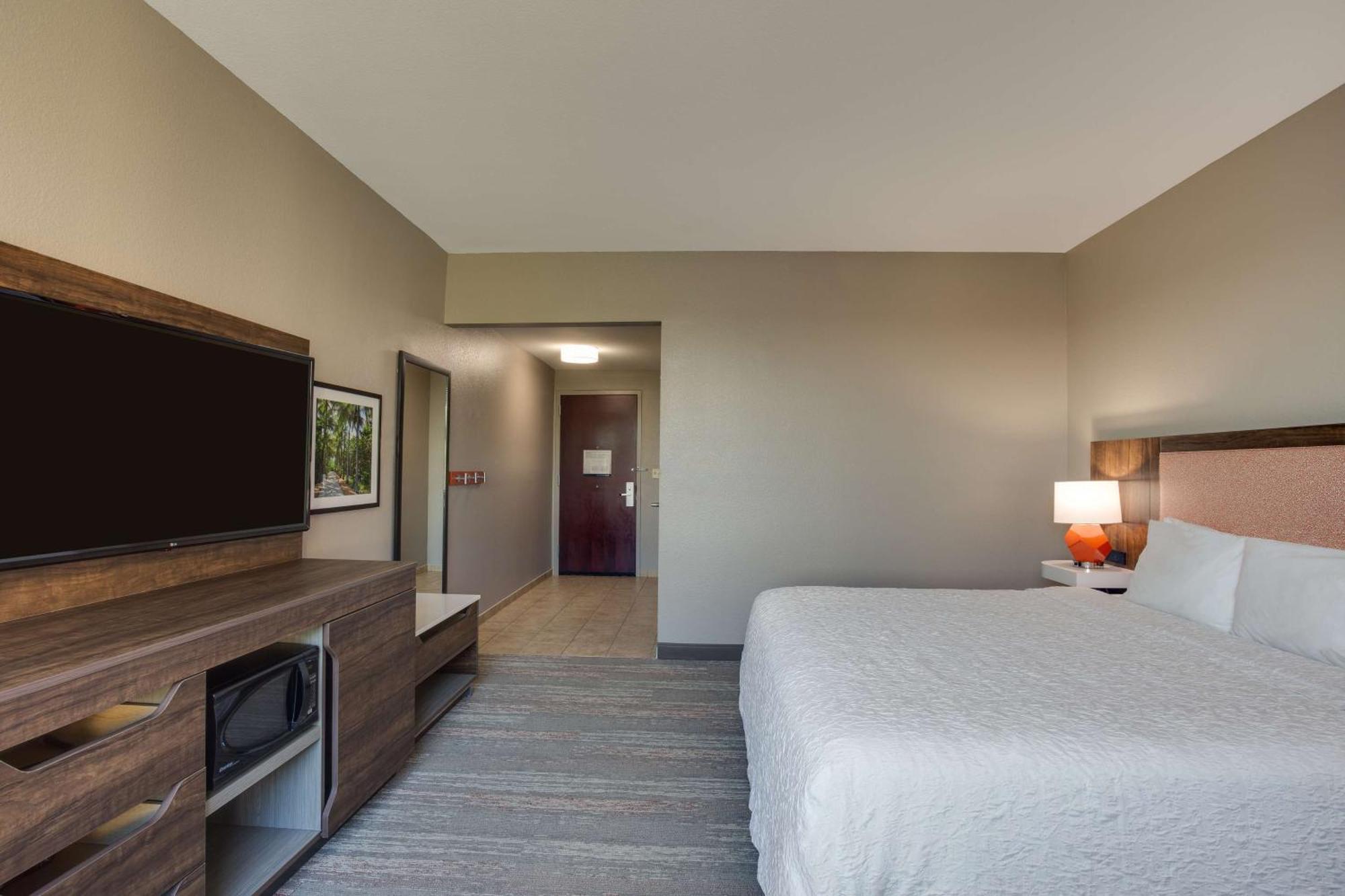 King Room Mobility Access or Non-Smoking